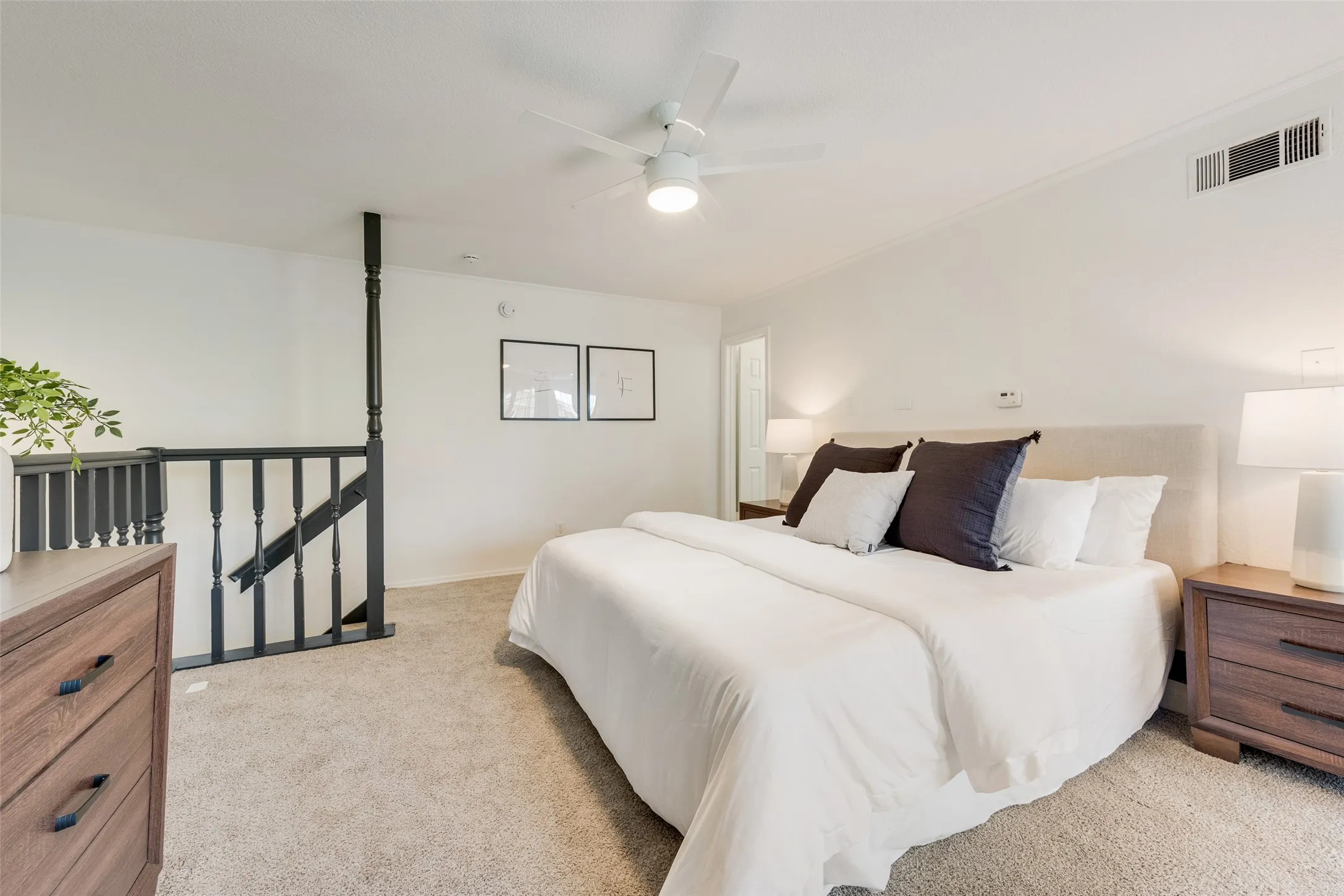 Condominium For Sale in Dallas County , 14333 Preston Road 1208, Dallas, Texas 75254, 1 Bedroom, 2 Bathroom, Garage spaces, 896 Sqft, built in 1982, mls#21361047, Real Estate Agent in Dallas, Homes For Sale in Dallas county, Homes For Sale in Dallas, Realtor in Dallas Texas, Real Estate Brokerage Independent Realty Texas, Luminita Cordes Realtor