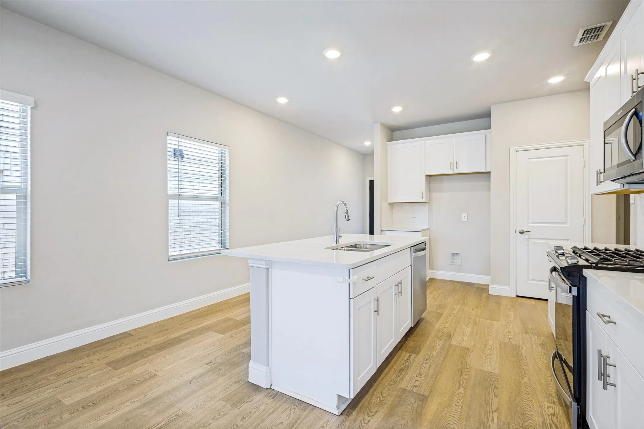 Single Family Residence For Rent in Collin County , 801 Mc Kenna Drive, Lowry Crossing, Texas 75069, 4 Bedroom, 2 Bathroom, 2 Garage spaces, 1,605 Sqft, built in 2024, mls#21359402, Real Estate Agent in Lowry Crossing, Homes For Rent in Collin county, Homes For Rent in Lowry Crossing, Realtor in Lowry Crossing Texas, Real Estate Brokerage Independent Realty Texas, Luminita Cordes Realtor