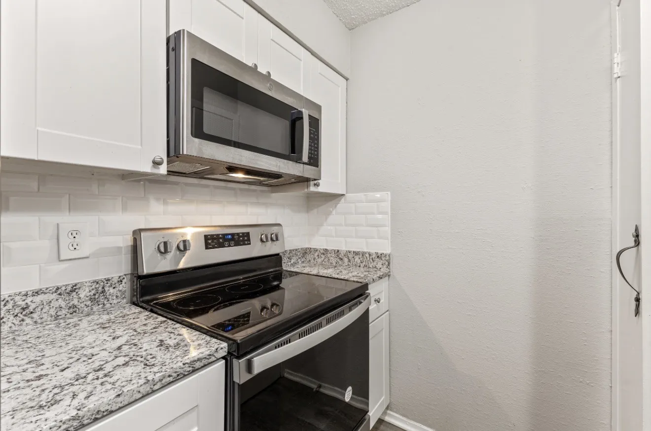 Condominium For Rent in Dallas County , 4859 Cedar Springs Road 152, Dallas, Texas 75219, 2 Bedroom, 1 Bathroom, 1 Garage spaces, 841 Sqft, built in 1970, mls#21361055, Real Estate Agent in Dallas, Homes For Rent in Dallas county, Homes For Rent in Dallas, Realtor in Dallas Texas, Real Estate Brokerage Independent Realty Texas, Luminita Cordes Realtor