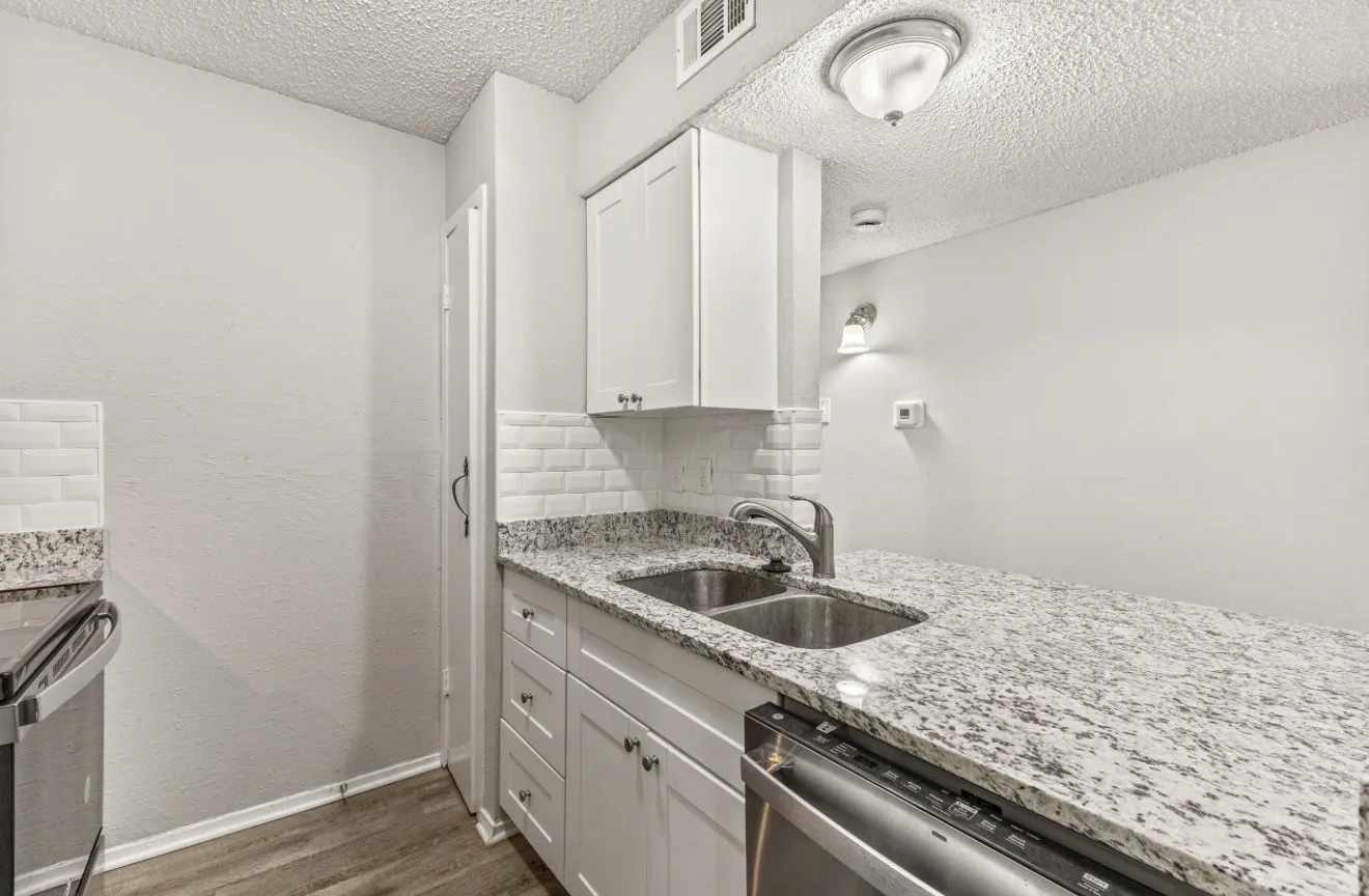 Condominium For Rent in Dallas County , 4859 Cedar Springs Road 152, Dallas, Texas 75219, 2 Bedroom, 1 Bathroom, 1 Garage spaces, 841 Sqft, built in 1970, mls#21361055, Real Estate Agent in Dallas, Homes For Rent in Dallas county, Homes For Rent in Dallas, Realtor in Dallas Texas, Real Estate Brokerage Independent Realty Texas, Luminita Cordes Realtor