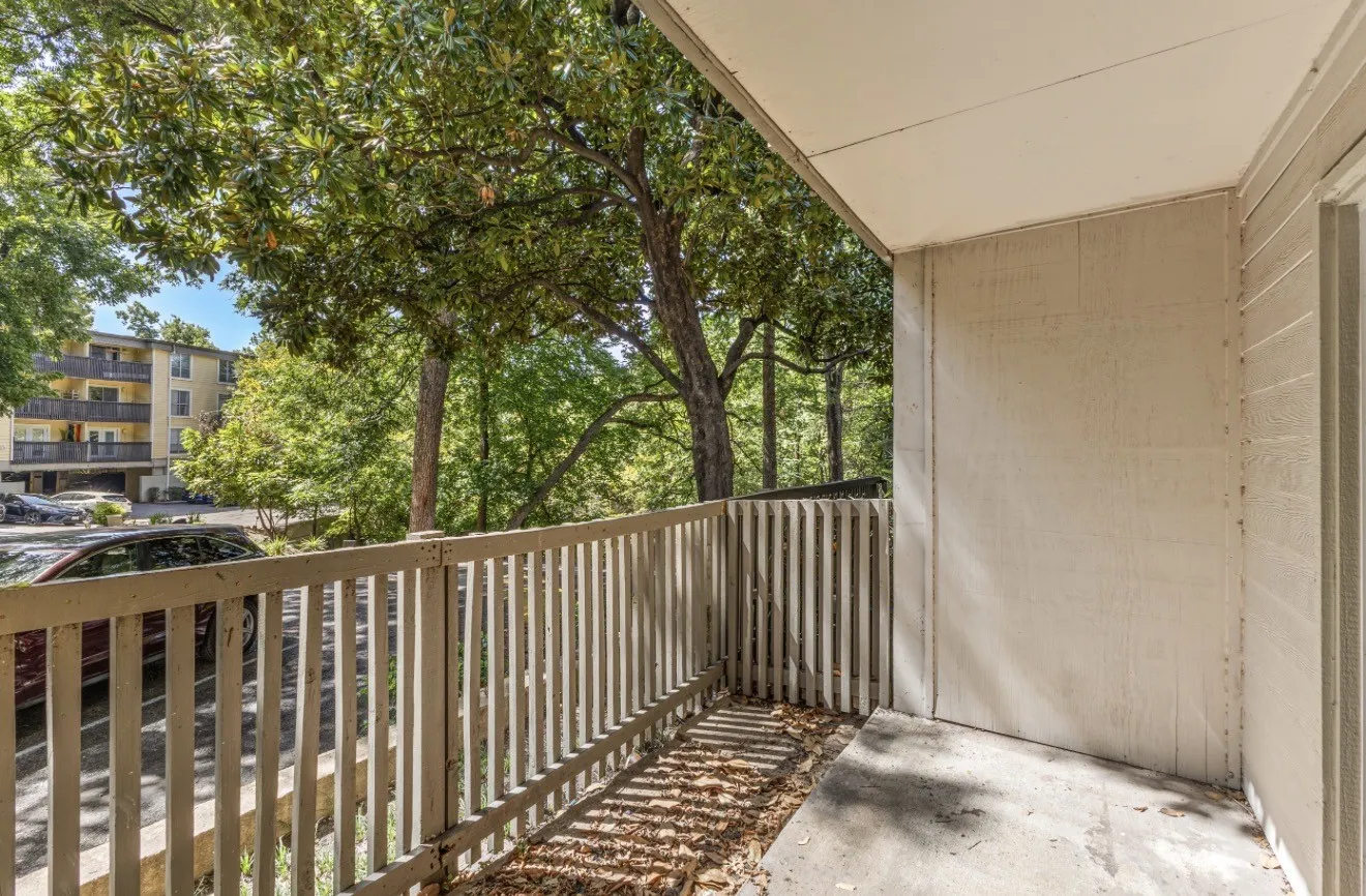 Condominium For Rent in Dallas County , 4859 Cedar Springs Road 152, Dallas, Texas 75219, 2 Bedroom, 1 Bathroom, 1 Garage spaces, 841 Sqft, built in 1970, mls#21361055, Real Estate Agent in Dallas, Homes For Rent in Dallas county, Homes For Rent in Dallas, Realtor in Dallas Texas, Real Estate Brokerage Independent Realty Texas, Luminita Cordes Realtor