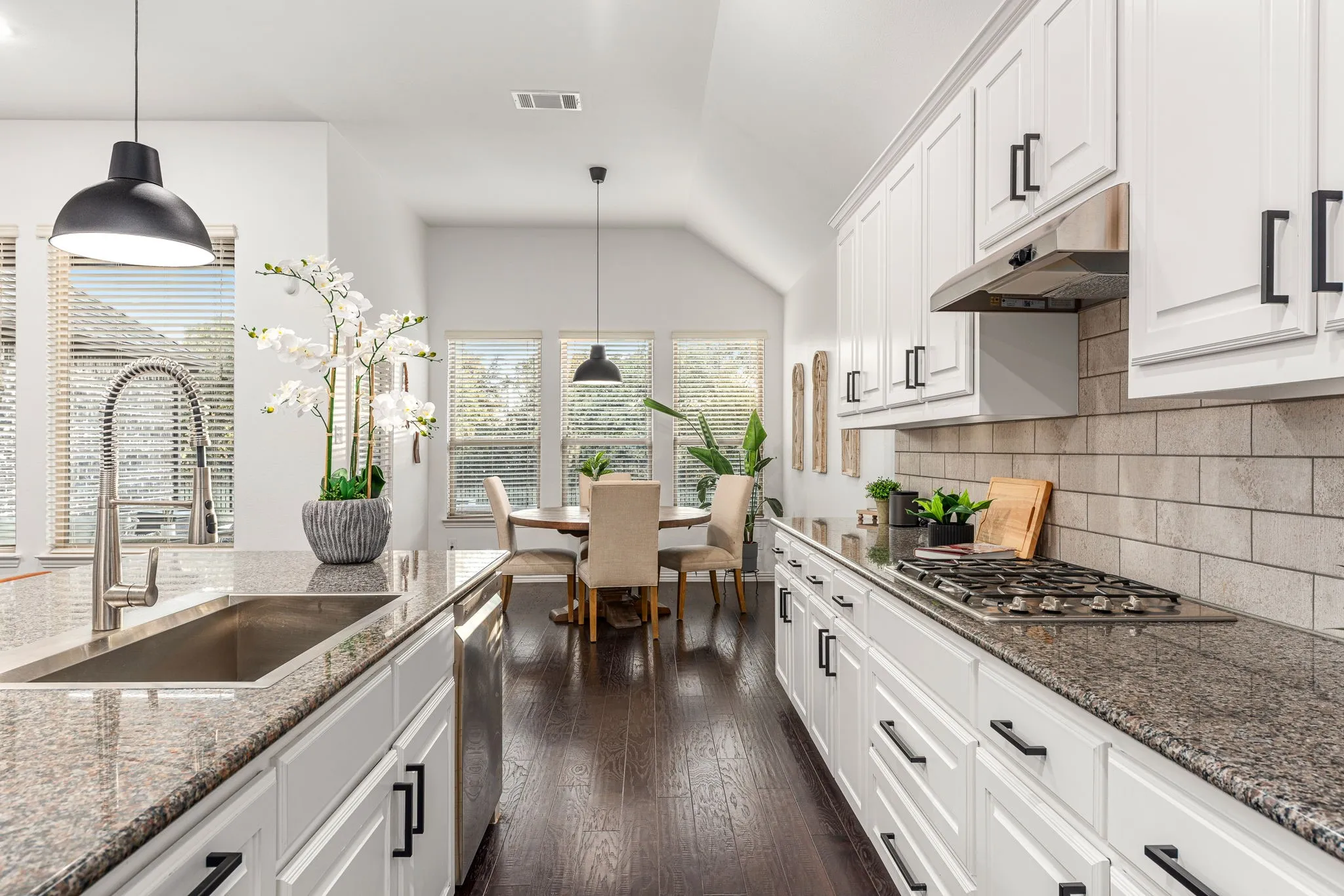 Single Family Residence For Sale in Collin County , 4405 Switchgrass Street, Celina, Texas 75009, 4 Bedroom, 3 Bathroom, 3 Garage spaces, 3,508 Sqft, built in 2016, mls#21355796, Real Estate Agent in Celina, Homes For Sale in Collin county, Homes For Sale in Celina, Realtor in Celina Texas, Real Estate Brokerage Independent Realty Texas, Luminita Cordes Realtor