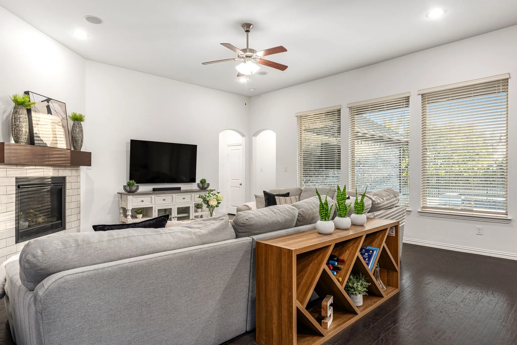 Single Family Residence For Sale in Collin County , 4405 Switchgrass Street, Celina, Texas 75009, 4 Bedroom, 3 Bathroom, 3 Garage spaces, 3,508 Sqft, built in 2016, mls#21355796, Real Estate Agent in Celina, Homes For Sale in Collin county, Homes For Sale in Celina, Realtor in Celina Texas, Real Estate Brokerage Independent Realty Texas, Luminita Cordes Realtor