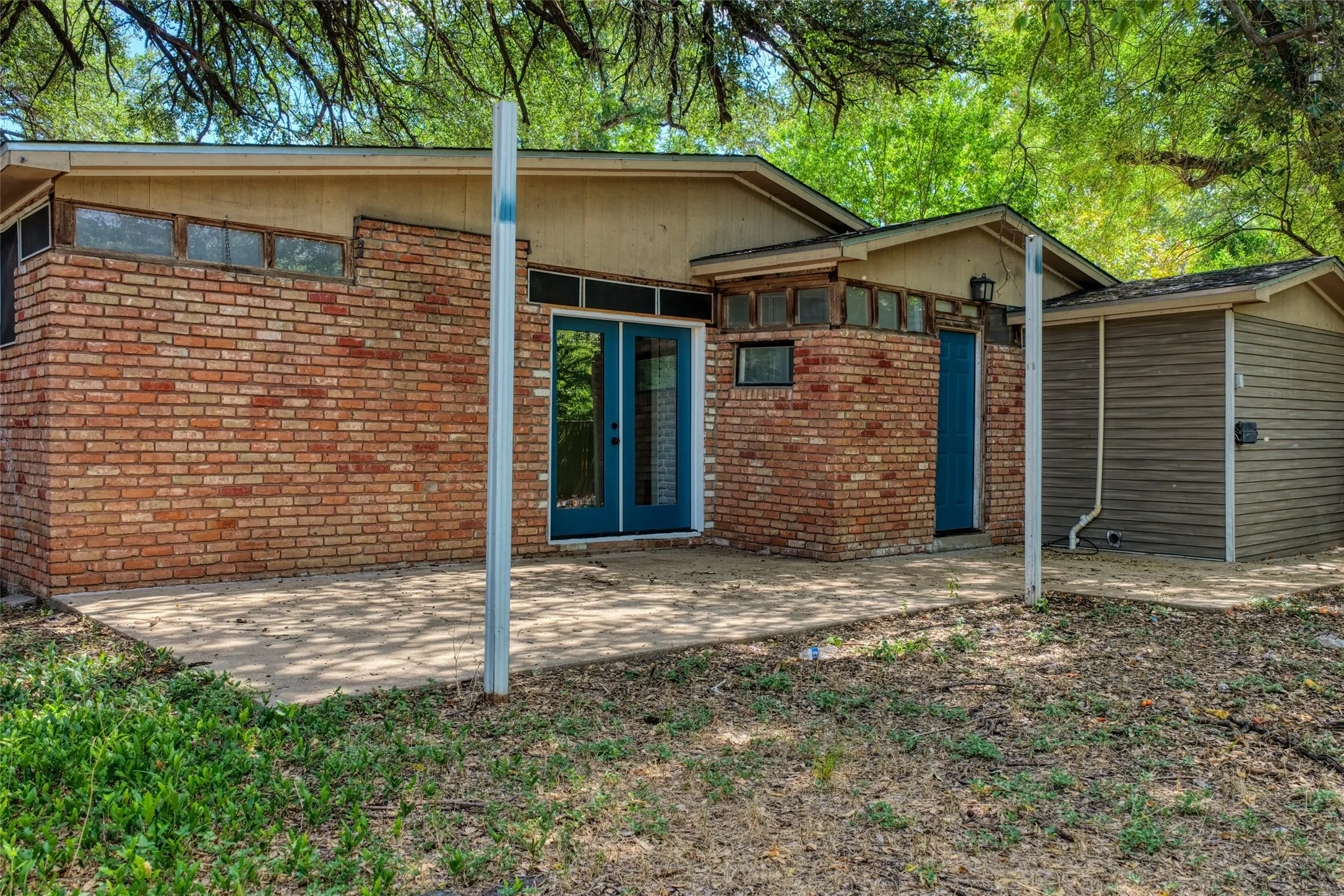 Single Family Residence For Sale in Mc Lennan County , 3420 Brook Circle, Waco, Texas 76710, 3 Bedroom, 2 Bathroom, Garage spaces, 1,607 Sqft, built in 1949, mls#21361057, Real Estate Agent in Waco, Homes For Sale in Mc Lennan county, Homes For Sale in Waco, Realtor in Waco Texas, Real Estate Brokerage Independent Realty Texas, Luminita Cordes Realtor