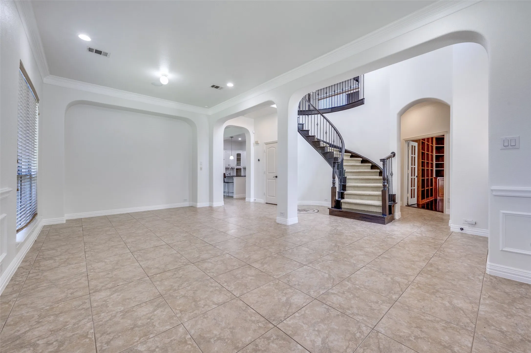 Single Family Residence For Rent in Dallas County , 2043 Loma Alta Drive, Irving, Texas 75063, 4 Bedroom, 4 Bathroom, 3 Garage spaces, 3,758 Sqft, built in 2007, mls#21361044, Real Estate Agent in Irving, Homes For Rent in Dallas county, Homes For Rent in Irving, Realtor in Irving Texas, Real Estate Brokerage Independent Realty Texas, Luminita Cordes Realtor