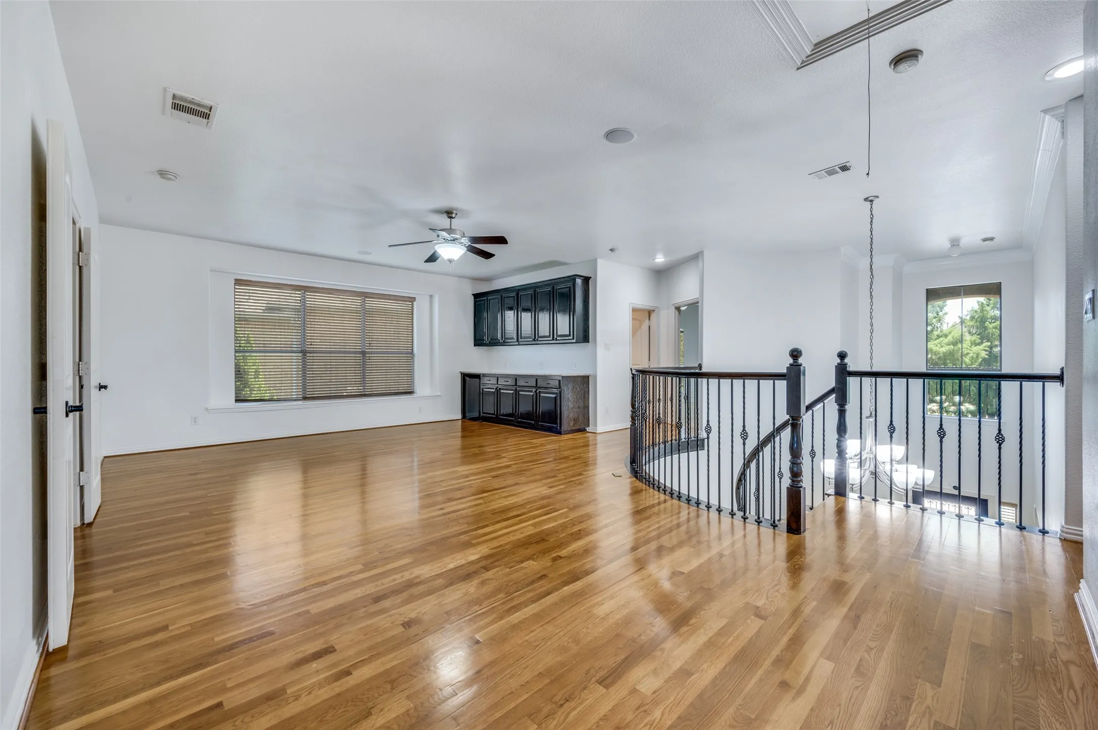 2nd floor gameroom with bar