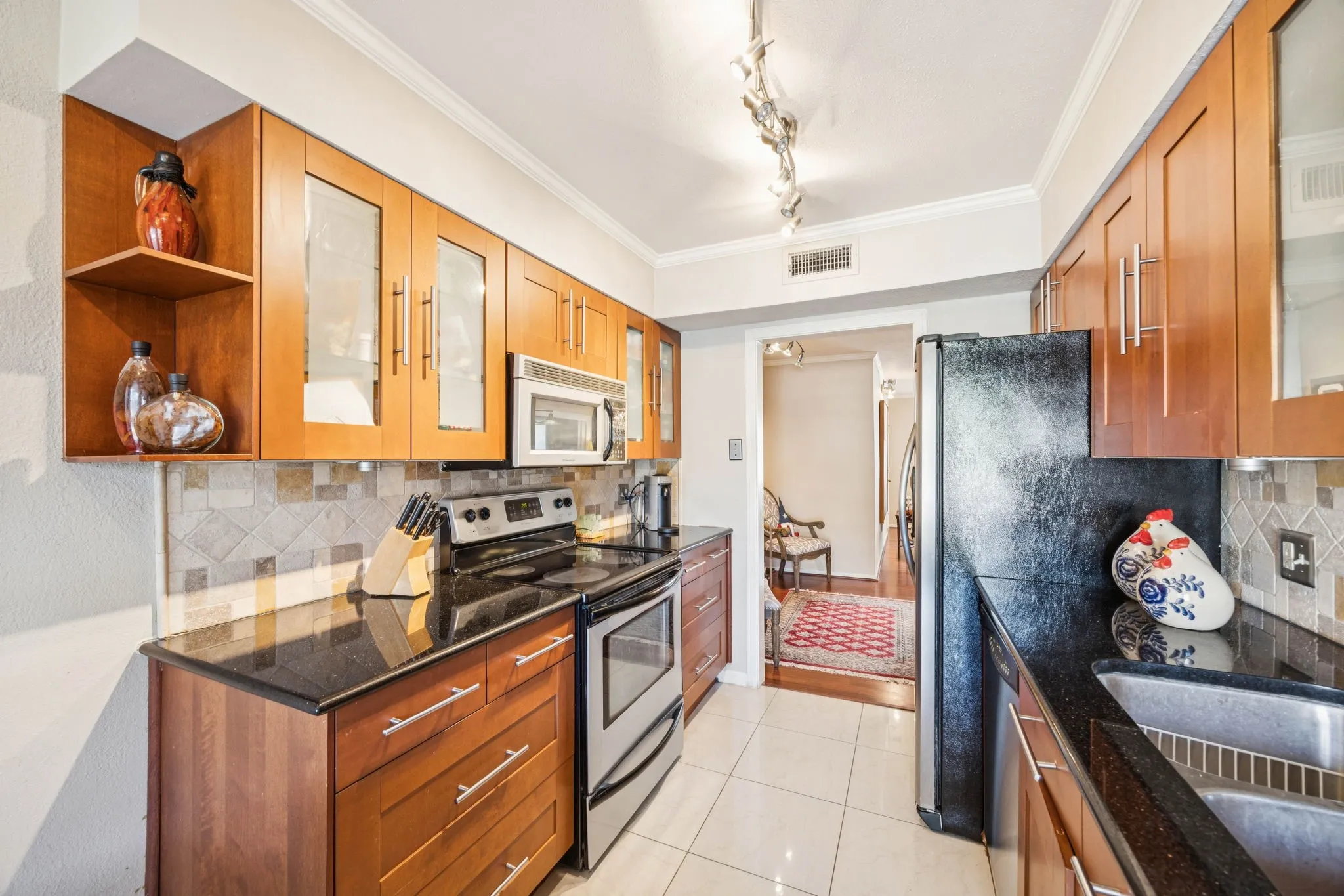 Condominium For Sale in Dallas County , 11334 Park Central Place A, Dallas, Texas 75230, 3 Bedroom, 2 Bathroom, Garage spaces, 1,391 Sqft, built in 1961, mls#21361058, Real Estate Agent in Dallas, Homes For Sale in Dallas county, Homes For Sale in Dallas, Realtor in Dallas Texas, Real Estate Brokerage Independent Realty Texas, Luminita Cordes Realtor