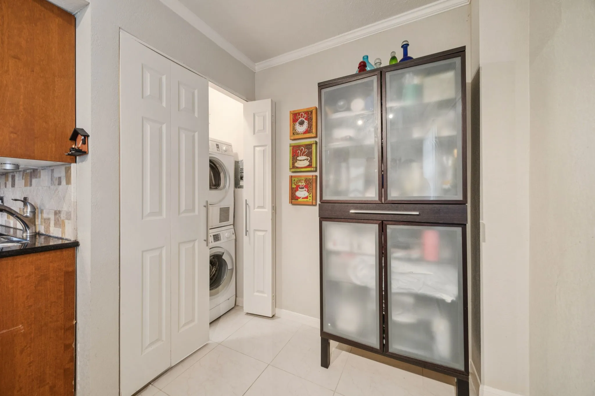 Condominium For Sale in Dallas County , 11334 Park Central Place A, Dallas, Texas 75230, 3 Bedroom, 2 Bathroom, Garage spaces, 1,391 Sqft, built in 1961, mls#21361058, Real Estate Agent in Dallas, Homes For Sale in Dallas county, Homes For Sale in Dallas, Realtor in Dallas Texas, Real Estate Brokerage Independent Realty Texas, Luminita Cordes Realtor