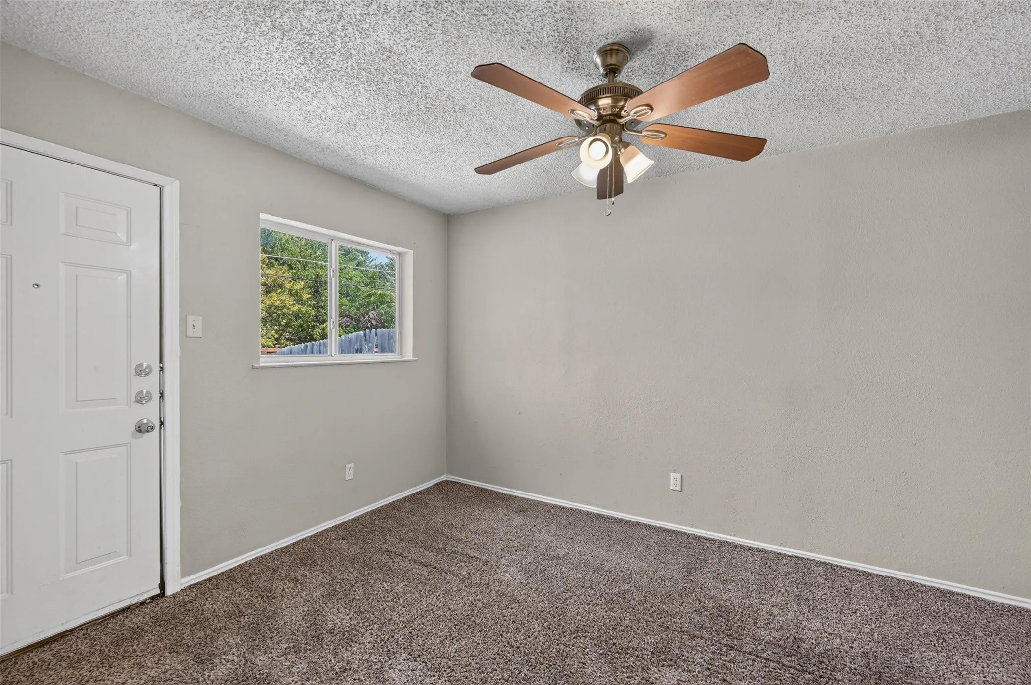 Single Family Residence For Sale in Tarrant County , 5204 Cornvalley Drive, Arlington, Texas 76017, 4 Bedroom, 2 Bathroom, 2 Garage spaces, 1,503 Sqft, built in 1988, mls#21361061, Real Estate Agent in Arlington, Homes For Sale in Tarrant county, Homes For Sale in Arlington, Realtor in Arlington Texas, Real Estate Brokerage Independent Realty Texas, Luminita Cordes Realtor