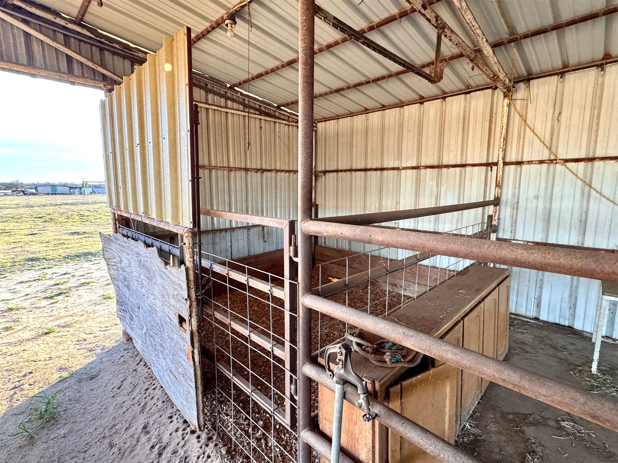 Single Family Residence For Sale in Wise County , 207 County Road 3214, Bridgeport, Texas 76426, 4 Bedroom, 2 Bathroom, Garage spaces, 1,809 Sqft, built in 1993, mls#21359834, Real Estate Agent in Bridgeport, Homes For Sale in Wise county, Homes For Sale in Bridgeport, Realtor in Bridgeport Texas, Real Estate Brokerage Independent Realty Texas, Luminita Cordes Realtor