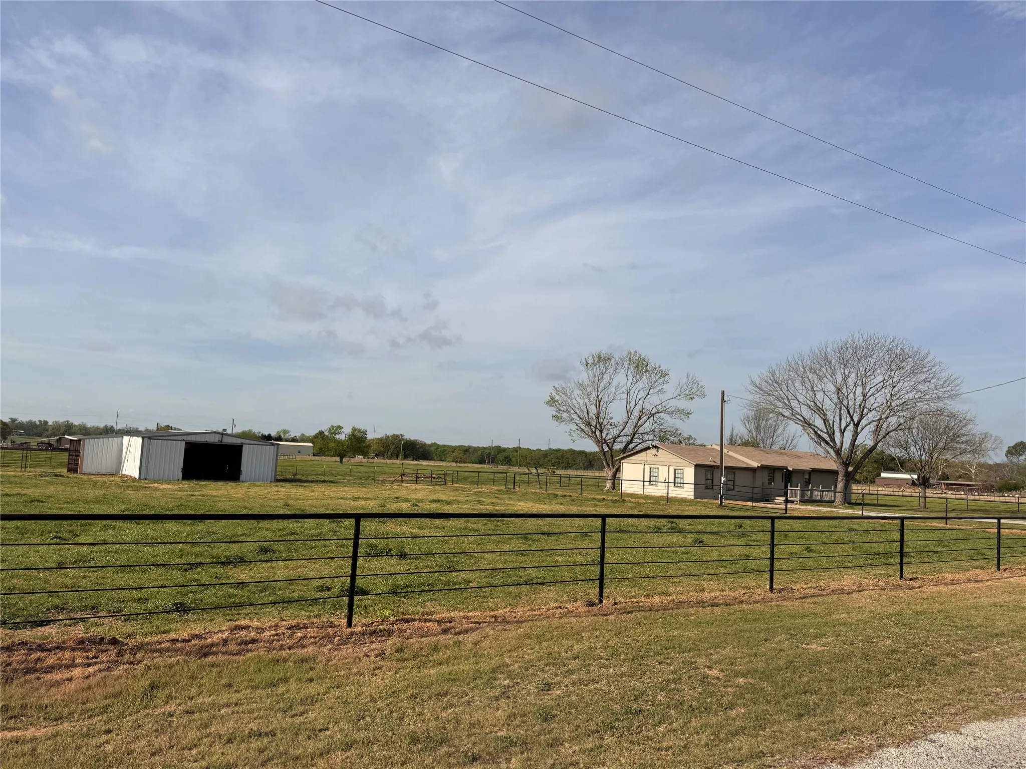 Single Family Residence For Sale in Wise County , 207 County Road 3214, Bridgeport, Texas 76426, 4 Bedroom, 2 Bathroom, Garage spaces, 1,809 Sqft, built in 1993, mls#21359834, Real Estate Agent in Bridgeport, Homes For Sale in Wise county, Homes For Sale in Bridgeport, Realtor in Bridgeport Texas, Real Estate Brokerage Independent Realty Texas, Luminita Cordes Realtor