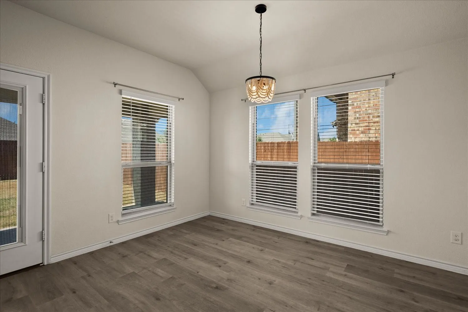 Single Family Residence For Rent in Collin County , 772 Soar Sky Way, Lavon, Texas 75166, 4 Bedroom, 2 Bathroom, 2 Garage spaces, 1,861 Sqft, built in 2023, mls#21361063, Real Estate Agent in Lavon, Homes For Rent in Collin county, Homes For Rent in Lavon, Realtor in Lavon Texas, Real Estate Brokerage Independent Realty Texas, Luminita Cordes Realtor