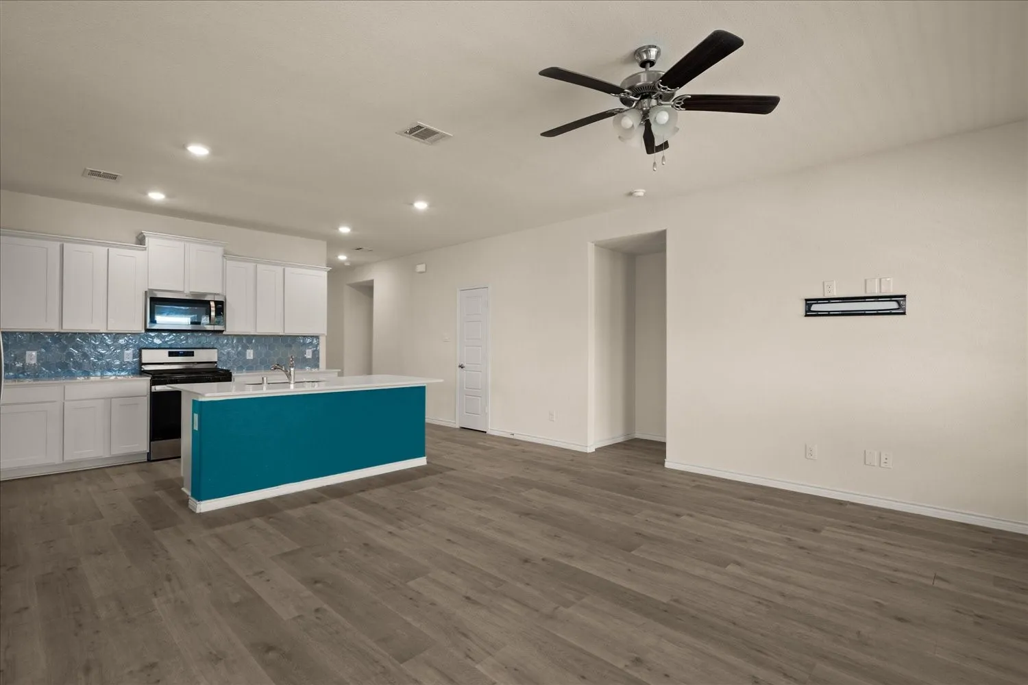 Single Family Residence For Rent in Collin County , 772 Soar Sky Way, Lavon, Texas 75166, 4 Bedroom, 2 Bathroom, 2 Garage spaces, 1,861 Sqft, built in 2023, mls#21361063, Real Estate Agent in Lavon, Homes For Rent in Collin county, Homes For Rent in Lavon, Realtor in Lavon Texas, Real Estate Brokerage Independent Realty Texas, Luminita Cordes Realtor