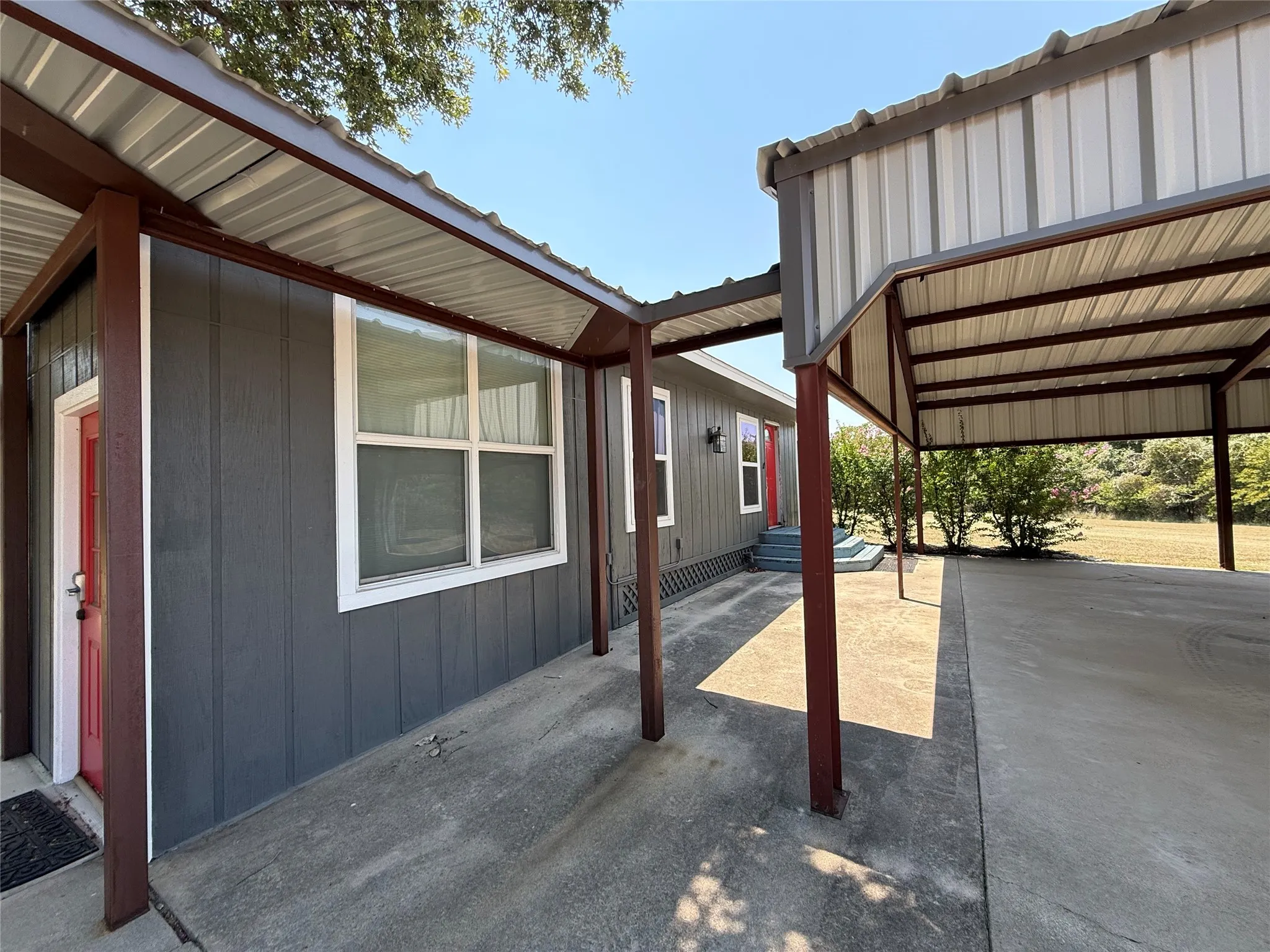 Single Family Residence For Sale in Wise County , 293 County Road 4773, Boyd, Texas 76023, 3 Bedroom, 3 Bathroom, 2 Garage spaces, 2,372 Sqft, built in 1985, mls#21361013, Real Estate Agent in Boyd, Homes For Sale in Wise county, Homes For Sale in Boyd, Realtor in Boyd Texas, Real Estate Brokerage Independent Realty Texas, Luminita Cordes Realtor