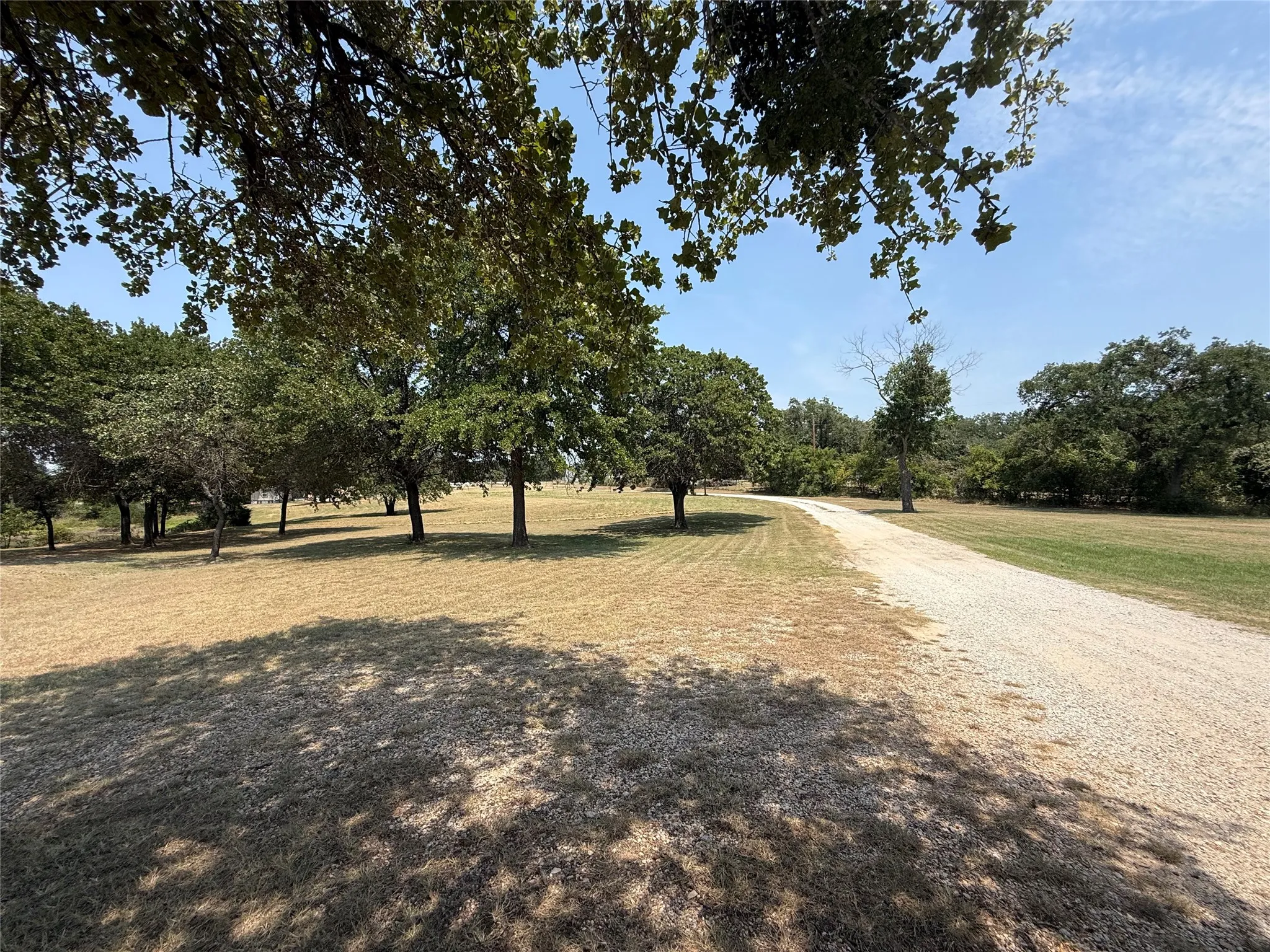 Single Family Residence For Sale in Wise County , 293 County Road 4773, Boyd, Texas 76023, 3 Bedroom, 3 Bathroom, 2 Garage spaces, 2,372 Sqft, built in 1985, mls#21361013, Real Estate Agent in Boyd, Homes For Sale in Wise county, Homes For Sale in Boyd, Realtor in Boyd Texas, Real Estate Brokerage Independent Realty Texas, Luminita Cordes Realtor