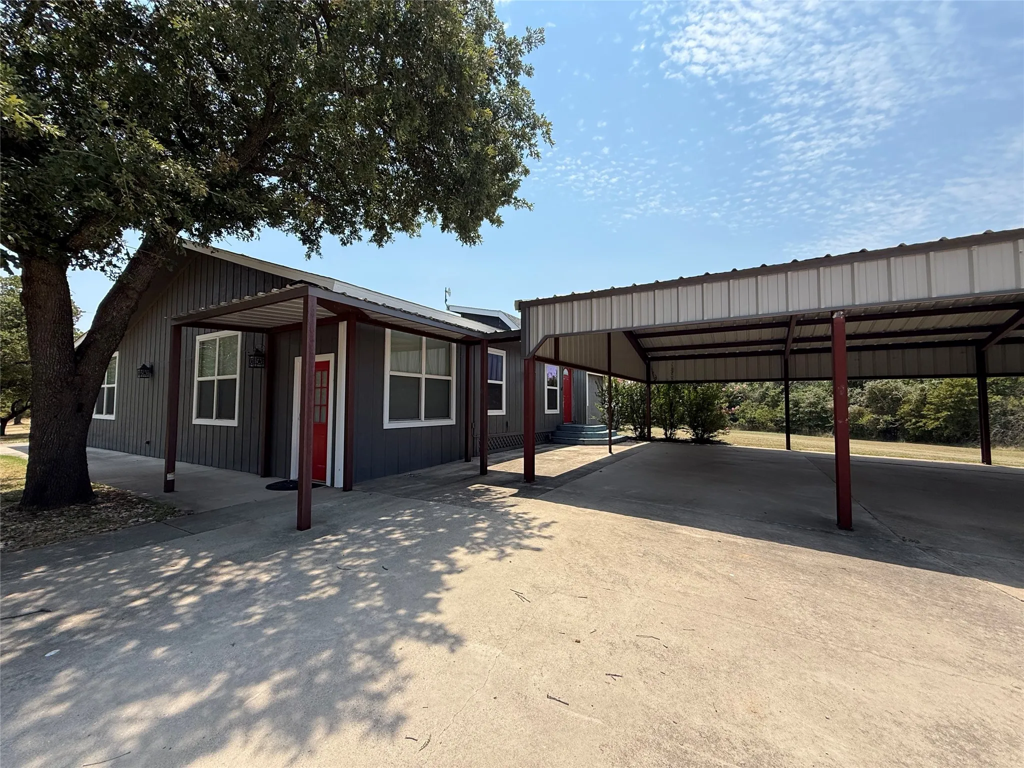 Single Family Residence For Sale in Wise County , 293 County Road 4773, Boyd, Texas 76023, 3 Bedroom, 3 Bathroom, 2 Garage spaces, 2,372 Sqft, built in 1985, mls#21361013, Real Estate Agent in Boyd, Homes For Sale in Wise county, Homes For Sale in Boyd, Realtor in Boyd Texas, Real Estate Brokerage Independent Realty Texas, Luminita Cordes Realtor
