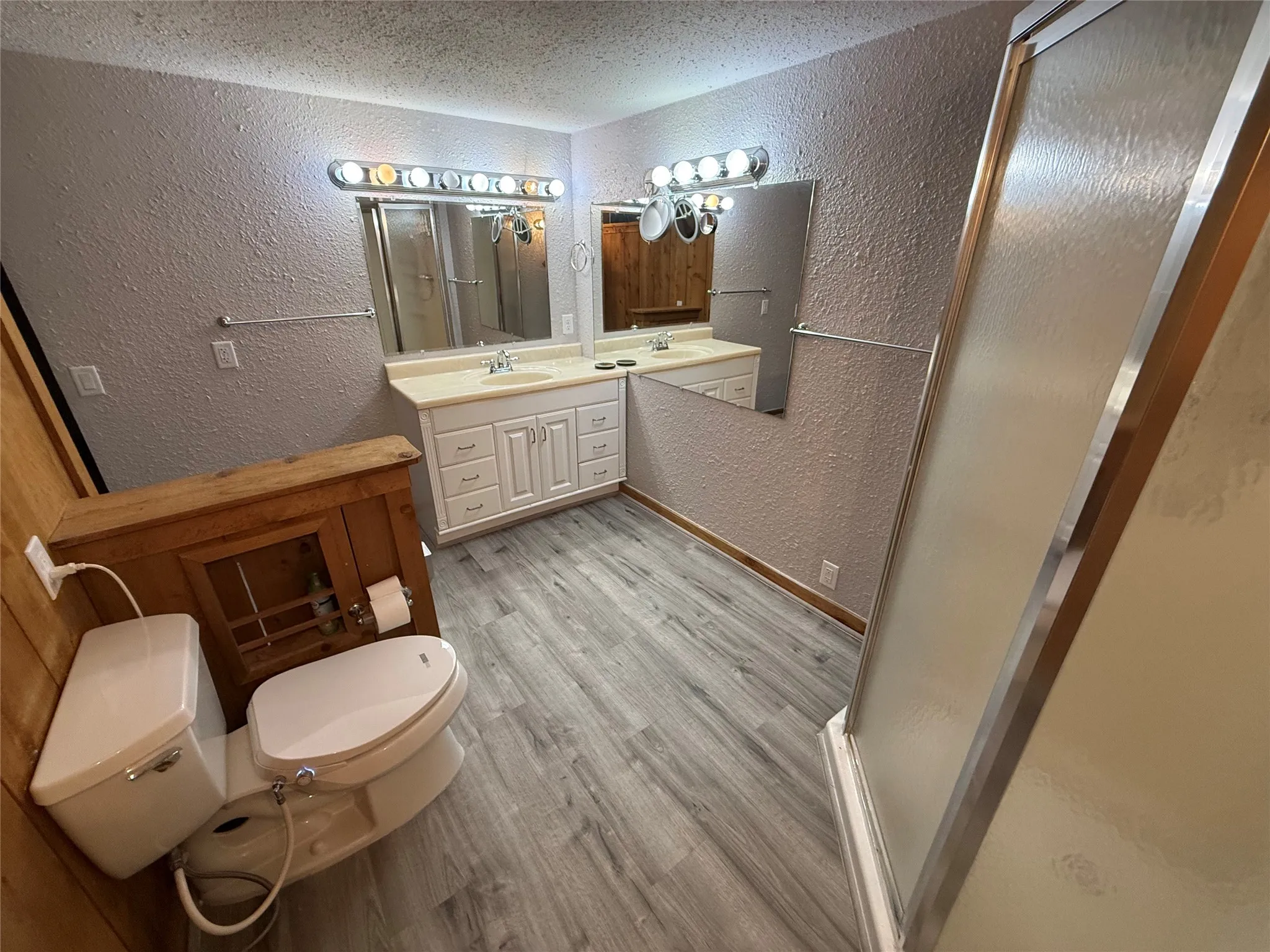 Single Family Residence For Sale in Wise County , 293 County Road 4773, Boyd, Texas 76023, 3 Bedroom, 3 Bathroom, 2 Garage spaces, 2,372 Sqft, built in 1985, mls#21361013, Real Estate Agent in Boyd, Homes For Sale in Wise county, Homes For Sale in Boyd, Realtor in Boyd Texas, Real Estate Brokerage Independent Realty Texas, Luminita Cordes Realtor