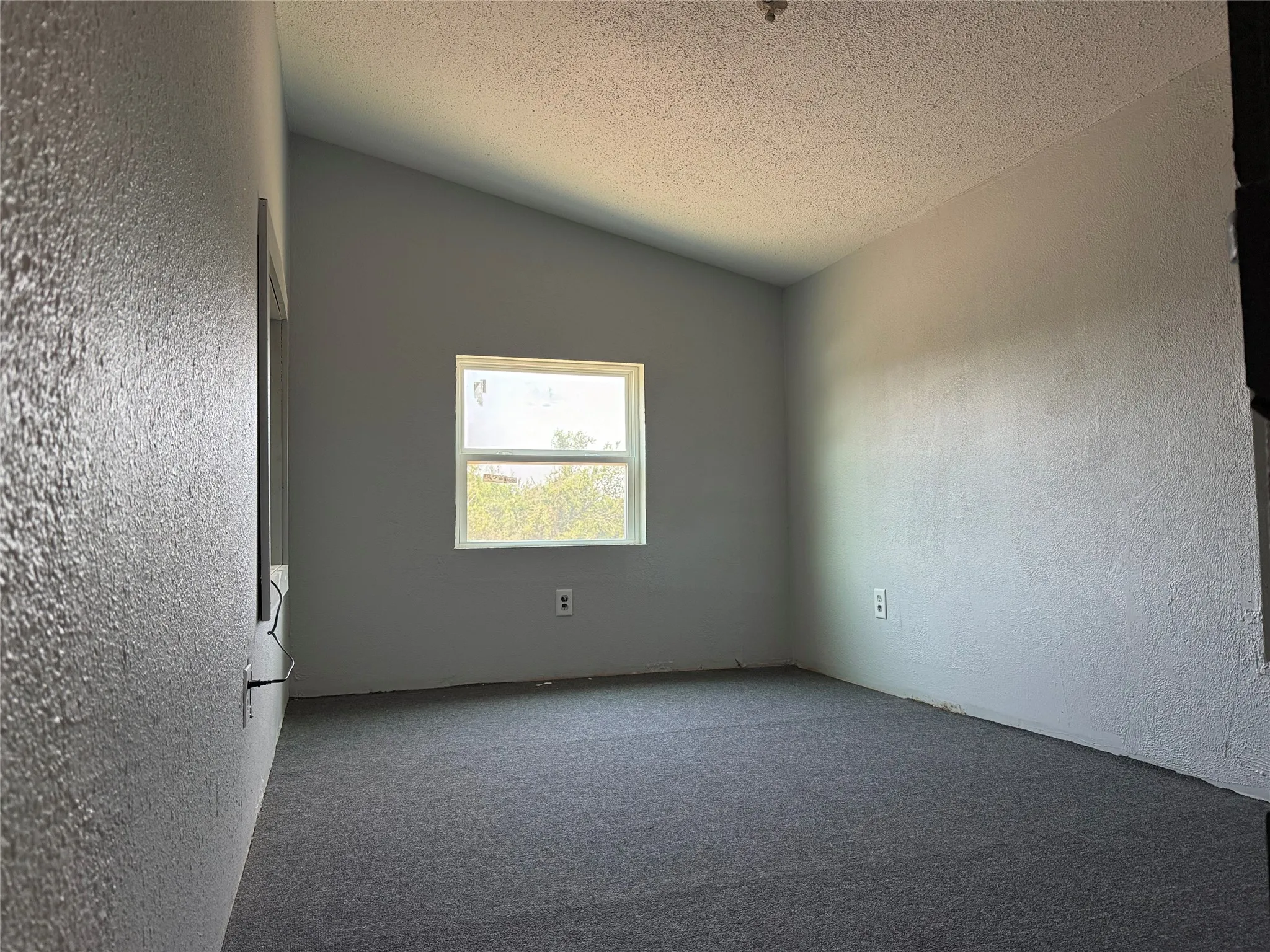 Single Family Residence For Sale in Wise County , 293 County Road 4773, Boyd, Texas 76023, 3 Bedroom, 3 Bathroom, 2 Garage spaces, 2,372 Sqft, built in 1985, mls#21361013, Real Estate Agent in Boyd, Homes For Sale in Wise county, Homes For Sale in Boyd, Realtor in Boyd Texas, Real Estate Brokerage Independent Realty Texas, Luminita Cordes Realtor
