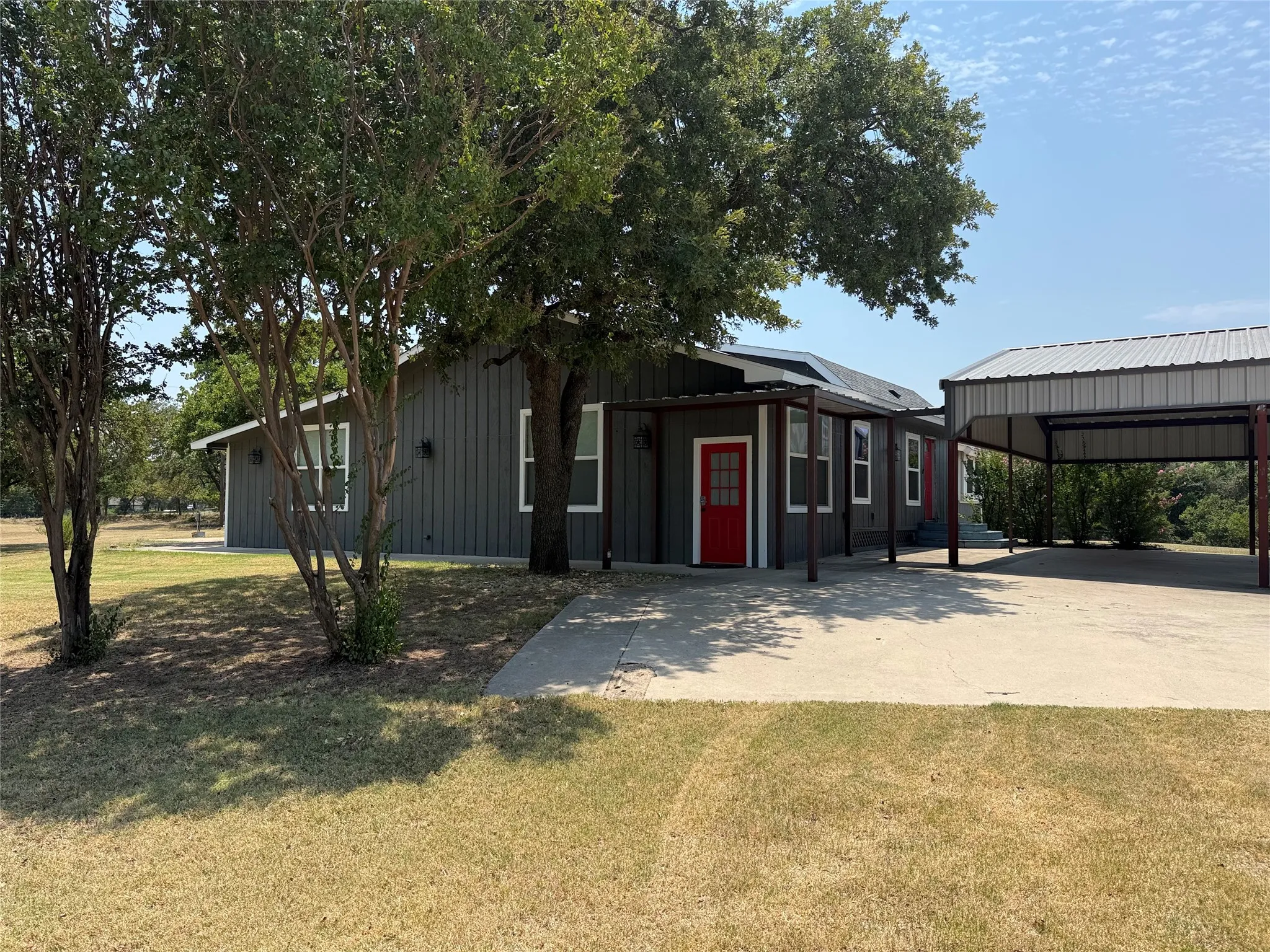 Single Family Residence For Sale in Wise County , 293 County Road 4773, Boyd, Texas 76023, 3 Bedroom, 3 Bathroom, 2 Garage spaces, 2,372 Sqft, built in 1985, mls#21361013, Real Estate Agent in Boyd, Homes For Sale in Wise county, Homes For Sale in Boyd, Realtor in Boyd Texas, Real Estate Brokerage Independent Realty Texas, Luminita Cordes Realtor