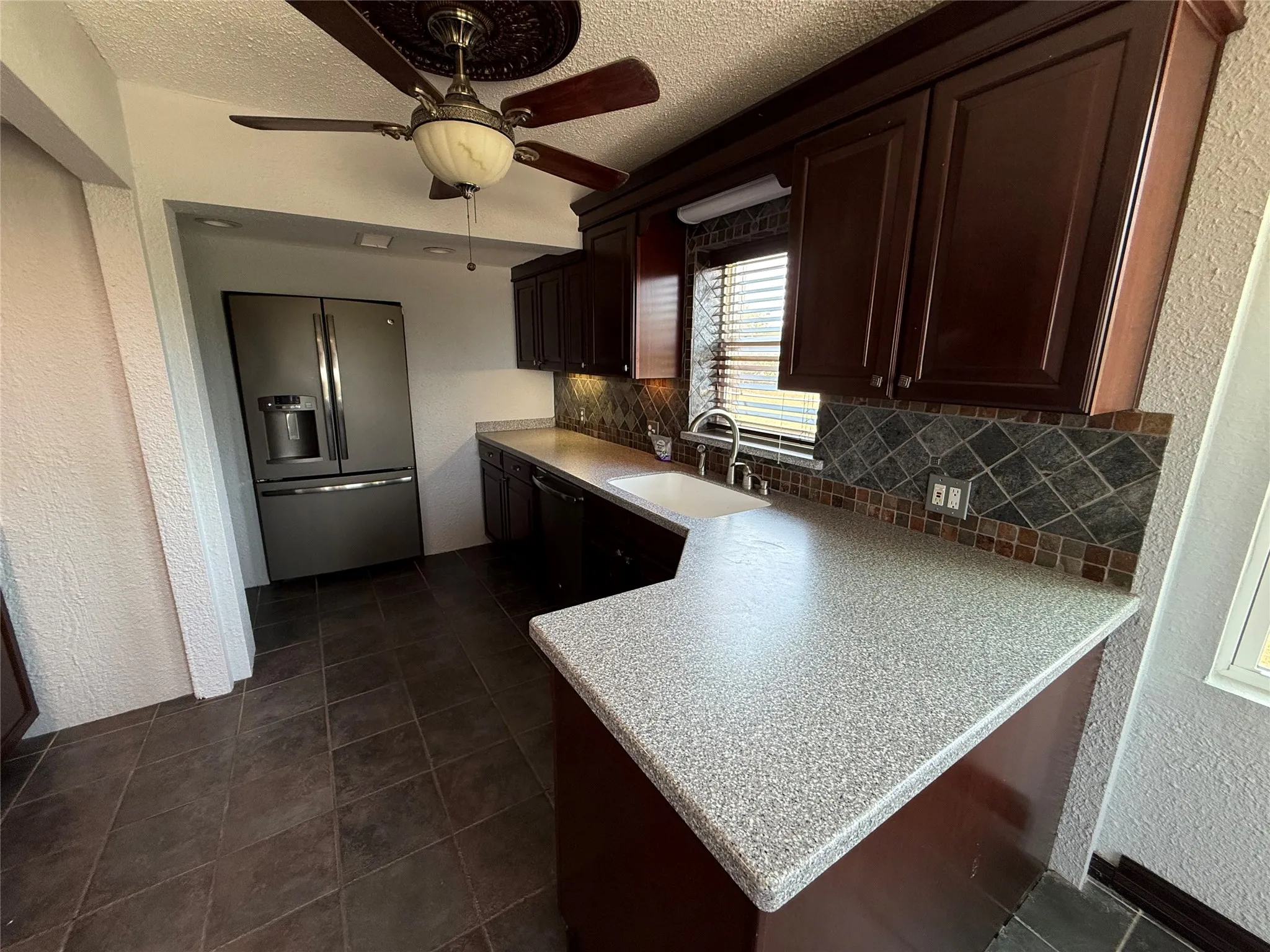 Single Family Residence For Sale in Wise County , 293 County Road 4773, Boyd, Texas 76023, 3 Bedroom, 3 Bathroom, 2 Garage spaces, 2,372 Sqft, built in 1985, mls#21361013, Real Estate Agent in Boyd, Homes For Sale in Wise county, Homes For Sale in Boyd, Realtor in Boyd Texas, Real Estate Brokerage Independent Realty Texas, Luminita Cordes Realtor