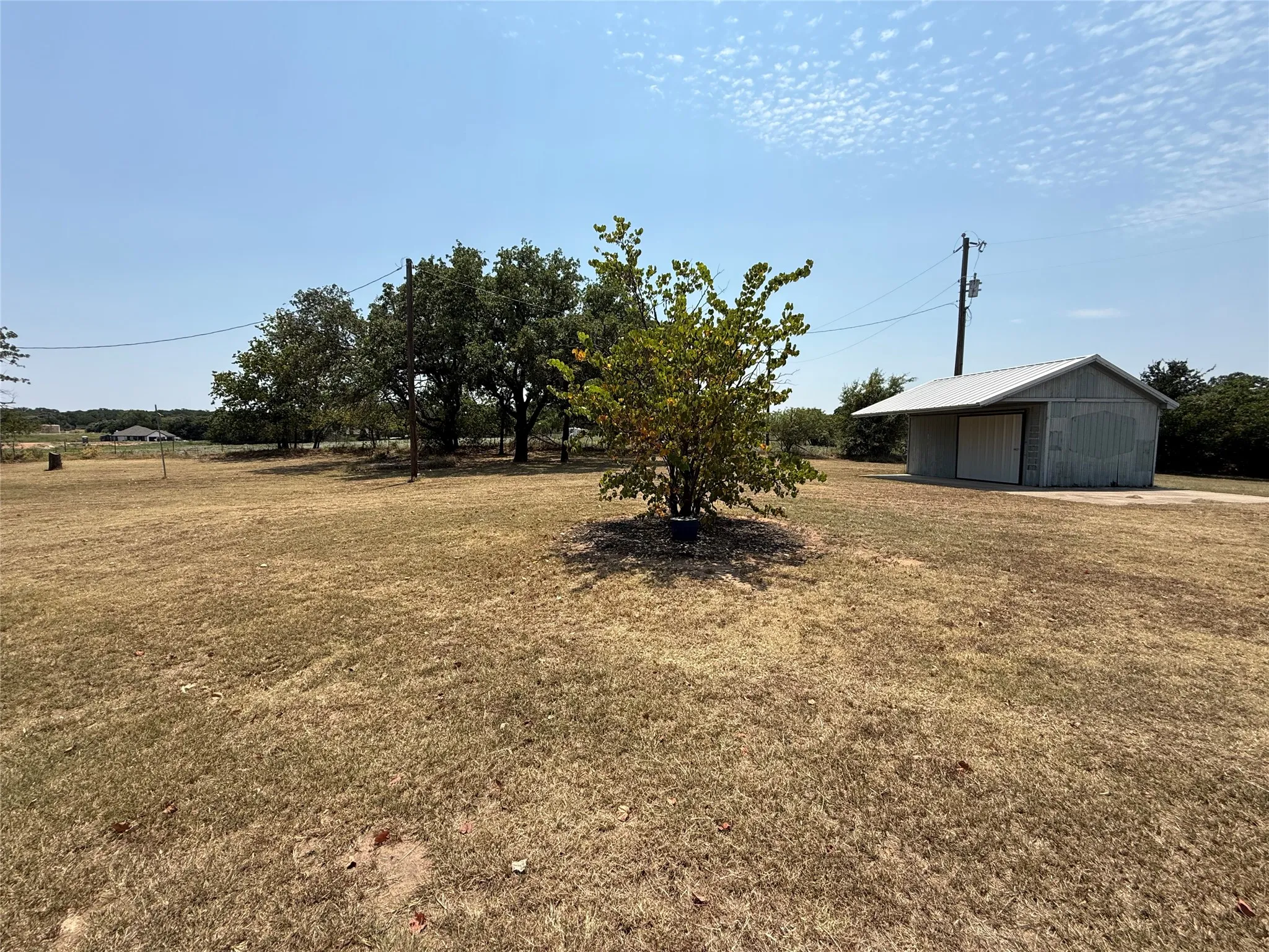 Single Family Residence For Sale in Wise County , 293 County Road 4773, Boyd, Texas 76023, 3 Bedroom, 3 Bathroom, 2 Garage spaces, 2,372 Sqft, built in 1985, mls#21361013, Real Estate Agent in Boyd, Homes For Sale in Wise county, Homes For Sale in Boyd, Realtor in Boyd Texas, Real Estate Brokerage Independent Realty Texas, Luminita Cordes Realtor