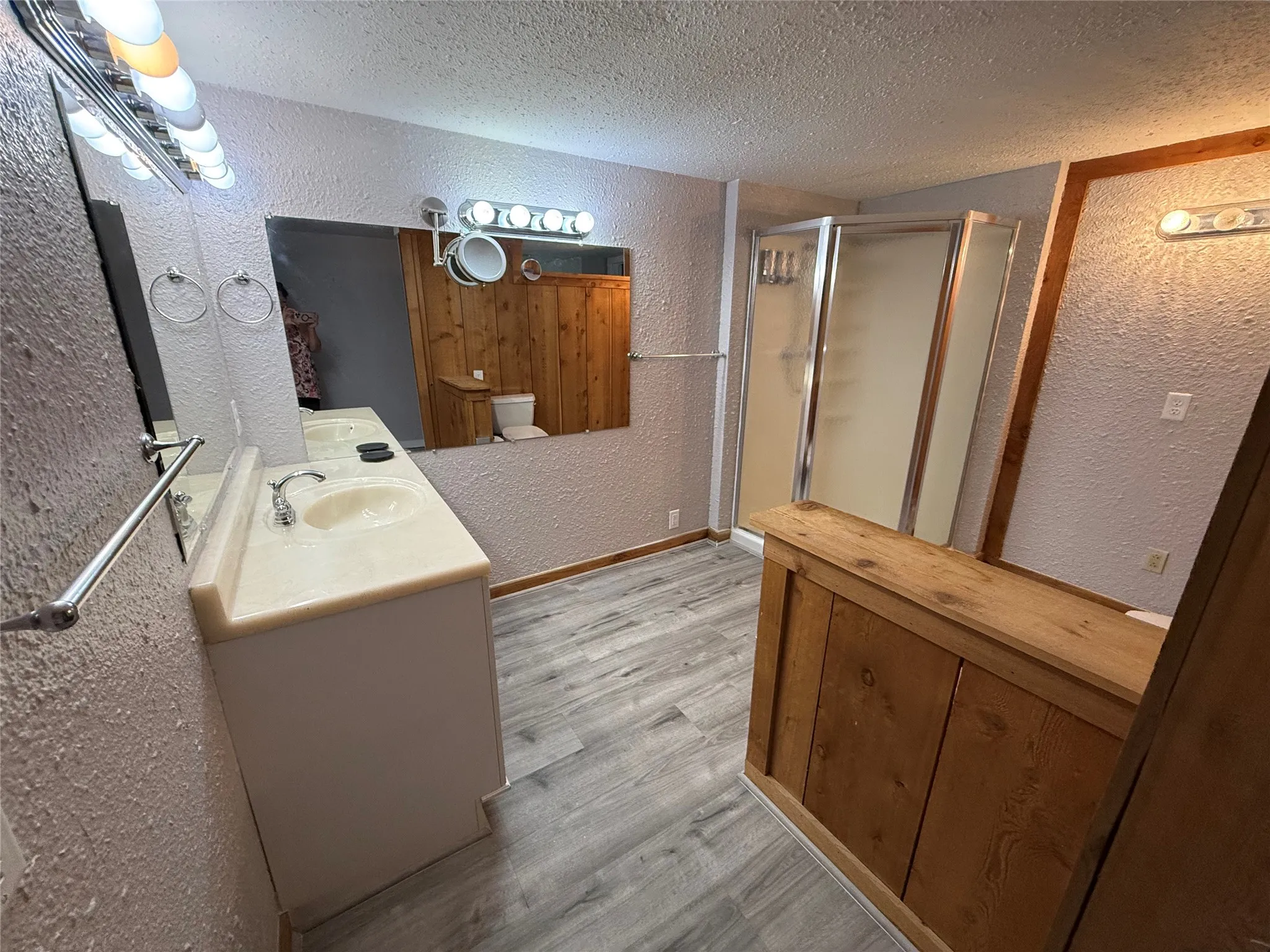 Single Family Residence For Sale in Wise County , 293 County Road 4773, Boyd, Texas 76023, 3 Bedroom, 3 Bathroom, 2 Garage spaces, 2,372 Sqft, built in 1985, mls#21361013, Real Estate Agent in Boyd, Homes For Sale in Wise county, Homes For Sale in Boyd, Realtor in Boyd Texas, Real Estate Brokerage Independent Realty Texas, Luminita Cordes Realtor