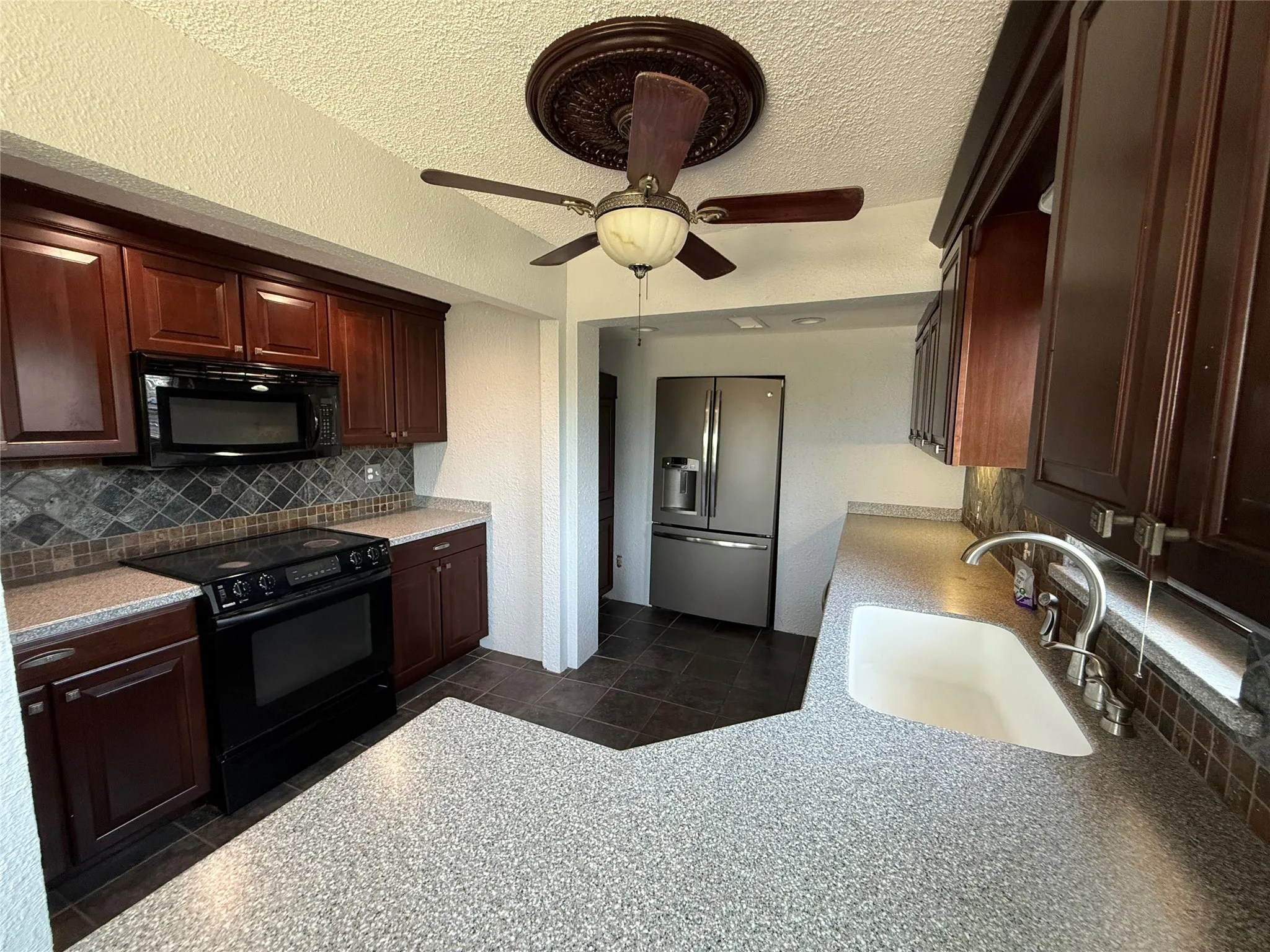 Single Family Residence For Sale in Wise County , 293 County Road 4773, Boyd, Texas 76023, 3 Bedroom, 3 Bathroom, 2 Garage spaces, 2,372 Sqft, built in 1985, mls#21361013, Real Estate Agent in Boyd, Homes For Sale in Wise county, Homes For Sale in Boyd, Realtor in Boyd Texas, Real Estate Brokerage Independent Realty Texas, Luminita Cordes Realtor