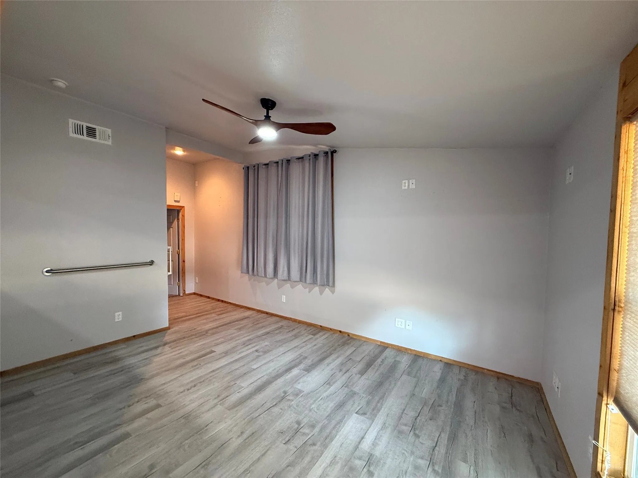 Single Family Residence For Sale in Wise County , 293 County Road 4773, Boyd, Texas 76023, 3 Bedroom, 3 Bathroom, 2 Garage spaces, 2,372 Sqft, built in 1985, mls#21361013, Real Estate Agent in Boyd, Homes For Sale in Wise county, Homes For Sale in Boyd, Realtor in Boyd Texas, Real Estate Brokerage Independent Realty Texas, Luminita Cordes Realtor