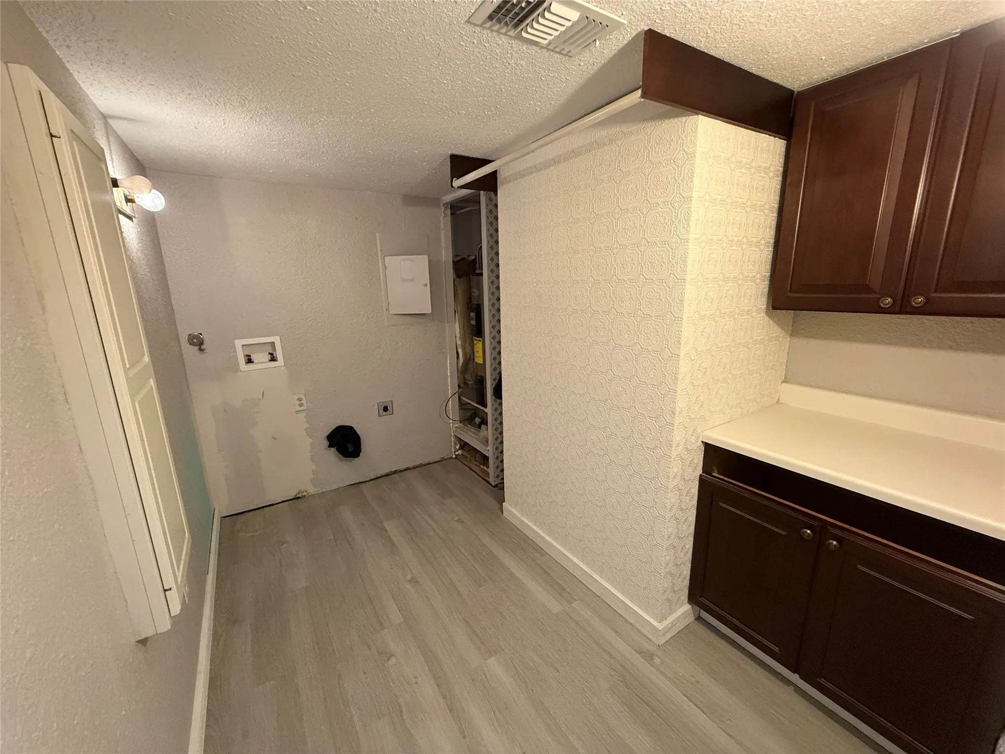 Single Family Residence For Sale in Wise County , 293 County Road 4773, Boyd, Texas 76023, 3 Bedroom, 3 Bathroom, 2 Garage spaces, 2,372 Sqft, built in 1985, mls#21361013, Real Estate Agent in Boyd, Homes For Sale in Wise county, Homes For Sale in Boyd, Realtor in Boyd Texas, Real Estate Brokerage Independent Realty Texas, Luminita Cordes Realtor