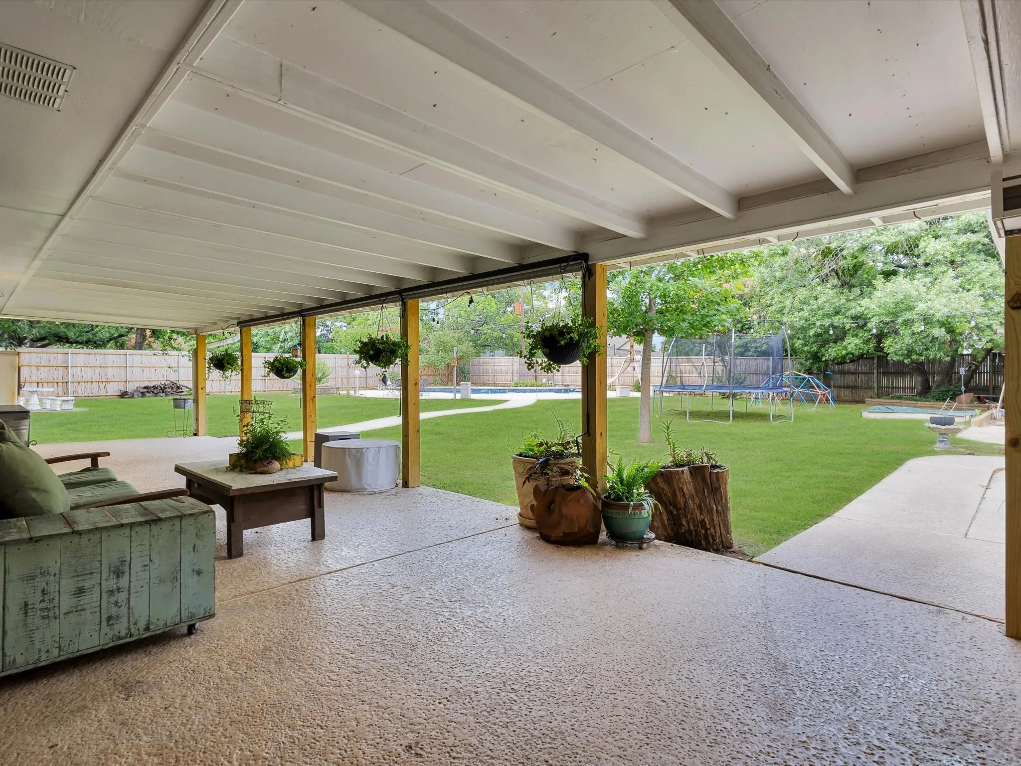 Single Family Residence For Sale in Tarrant County , 6004 Ken Avenue, Arlington, Texas 76001, 4 Bedroom, 3 Bathroom, 2 Garage spaces, 2,814 Sqft, built in 1971, Price $767,000, mls#21361081, Real Estate Agent in Arlington, Homes For Sale in Tarrant county, Homes For Sale in Arlington, Realtor in Arlington Texas, Real Estate Brokerage Independent Realty Texas, Luminita Cordes Realtor