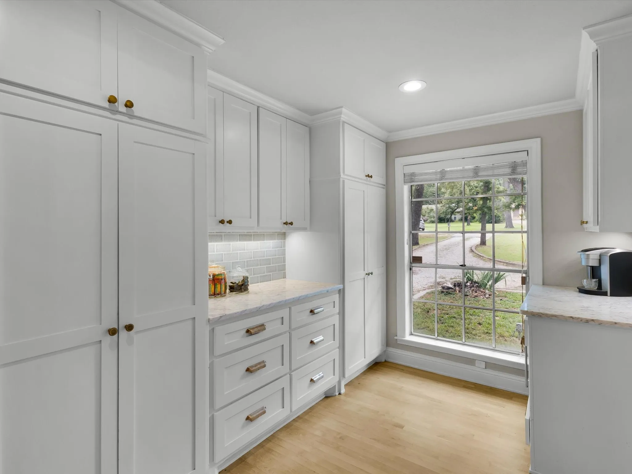 Single Family Residence For Sale in Tarrant County , 6004 Ken Avenue, Arlington, Texas 76001, 4 Bedroom, 3 Bathroom, 2 Garage spaces, 2,814 Sqft, built in 1971, Price $767,000, mls#21361081, Real Estate Agent in Arlington, Homes For Sale in Tarrant county, Homes For Sale in Arlington, Realtor in Arlington Texas, Real Estate Brokerage Independent Realty Texas, Luminita Cordes Realtor