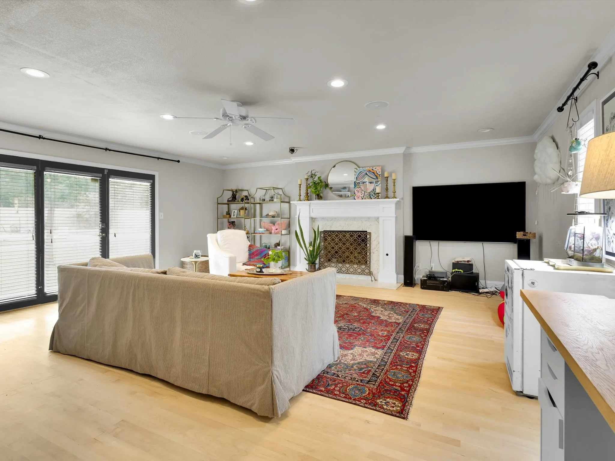 Single Family Residence For Sale in Tarrant County , 6004 Ken Avenue, Arlington, Texas 76001, 4 Bedroom, 3 Bathroom, 2 Garage spaces, 2,814 Sqft, built in 1971, Price $767,000, mls#21361081, Real Estate Agent in Arlington, Homes For Sale in Tarrant county, Homes For Sale in Arlington, Realtor in Arlington Texas, Real Estate Brokerage Independent Realty Texas, Luminita Cordes Realtor
