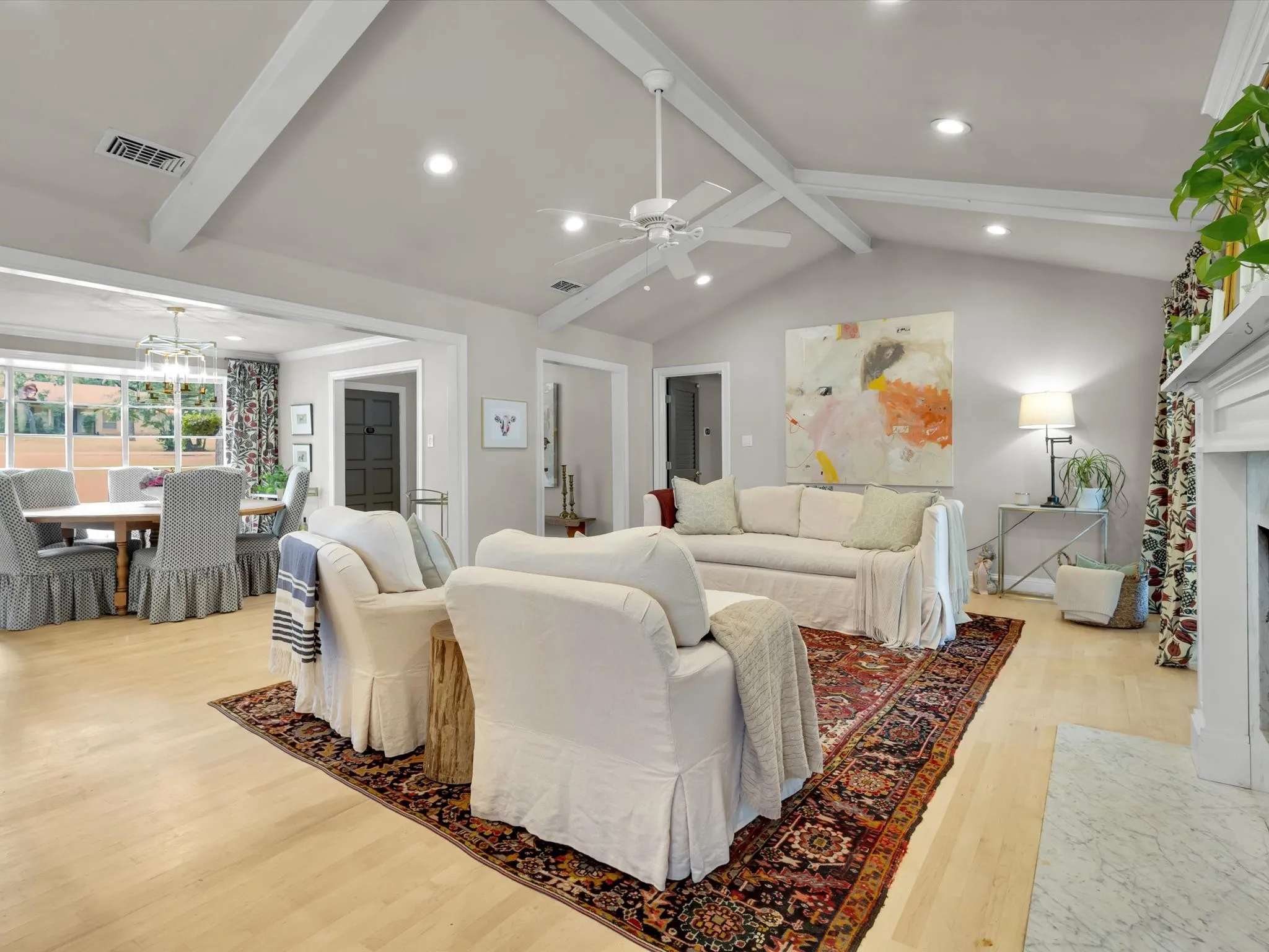 Single Family Residence For Sale in Tarrant County , 6004 Ken Avenue, Arlington, Texas 76001, 4 Bedroom, 3 Bathroom, 2 Garage spaces, 2,814 Sqft, built in 1971, Price $767,000, mls#21361081, Real Estate Agent in Arlington, Homes For Sale in Tarrant county, Homes For Sale in Arlington, Realtor in Arlington Texas, Real Estate Brokerage Independent Realty Texas, Luminita Cordes Realtor