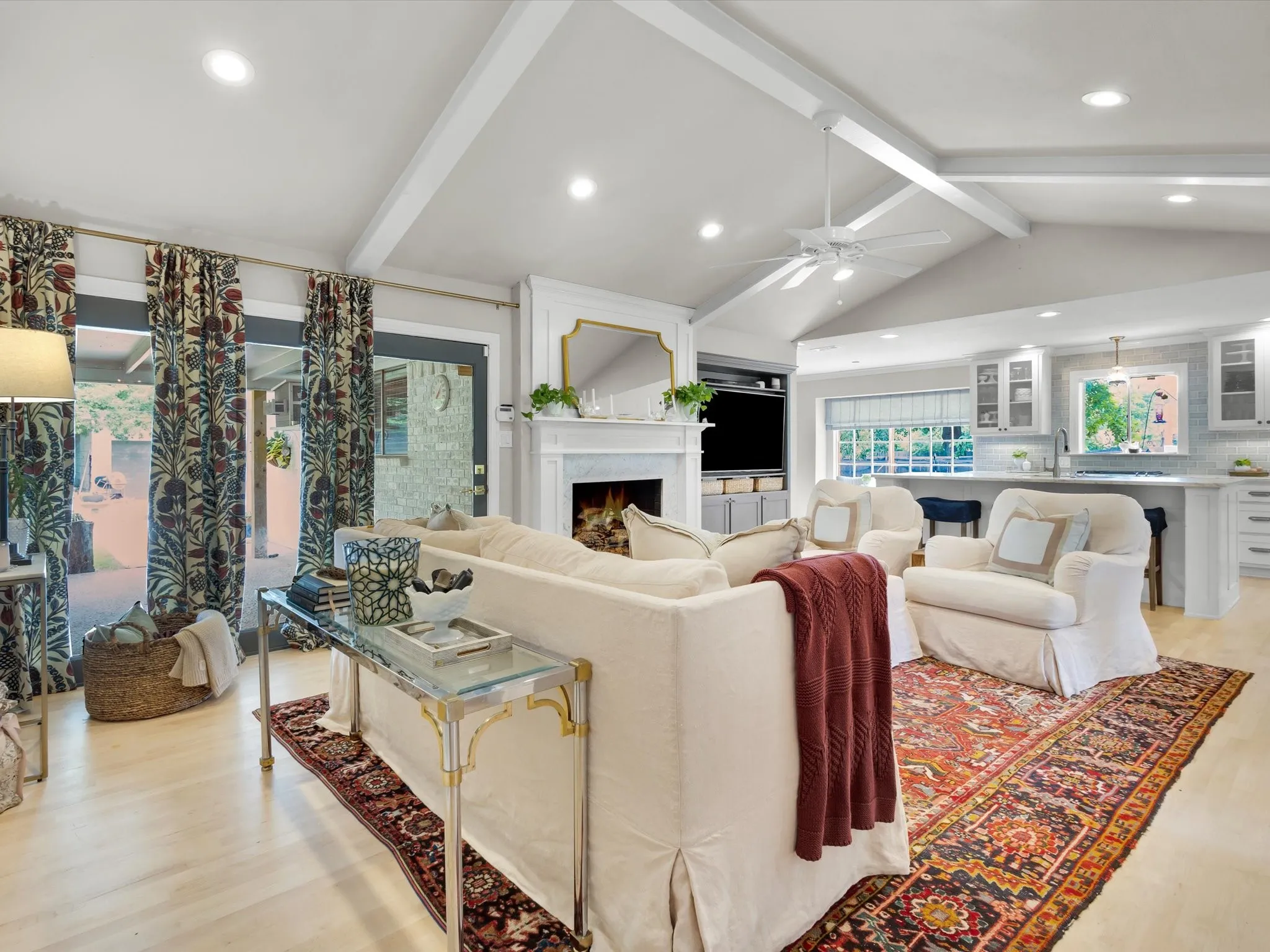 Single Family Residence For Sale in Tarrant County , 6004 Ken Avenue, Arlington, Texas 76001, 4 Bedroom, 3 Bathroom, 2 Garage spaces, 2,814 Sqft, built in 1971, Price $767,000, mls#21361081, Real Estate Agent in Arlington, Homes For Sale in Tarrant county, Homes For Sale in Arlington, Realtor in Arlington Texas, Real Estate Brokerage Independent Realty Texas, Luminita Cordes Realtor