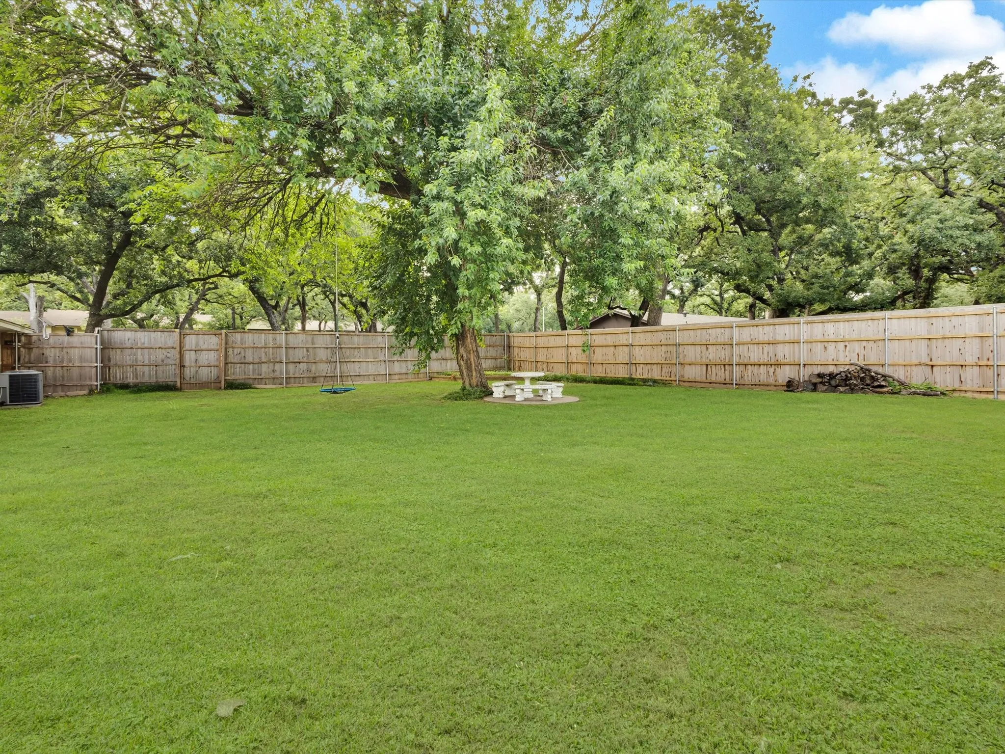 Single Family Residence For Sale in Tarrant County , 6004 Ken Avenue, Arlington, Texas 76001, 4 Bedroom, 3 Bathroom, 2 Garage spaces, 2,814 Sqft, built in 1971, Price $767,000, mls#21361081, Real Estate Agent in Arlington, Homes For Sale in Tarrant county, Homes For Sale in Arlington, Realtor in Arlington Texas, Real Estate Brokerage Independent Realty Texas, Luminita Cordes Realtor