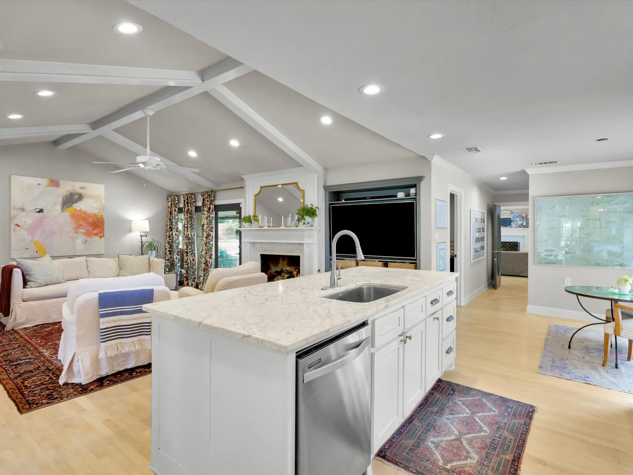 Single Family Residence For Sale in Tarrant County , 6004 Ken Avenue, Arlington, Texas 76001, 4 Bedroom, 3 Bathroom, 2 Garage spaces, 2,814 Sqft, built in 1971, Price $767,000, mls#21361081, Real Estate Agent in Arlington, Homes For Sale in Tarrant county, Homes For Sale in Arlington, Realtor in Arlington Texas, Real Estate Brokerage Independent Realty Texas, Luminita Cordes Realtor