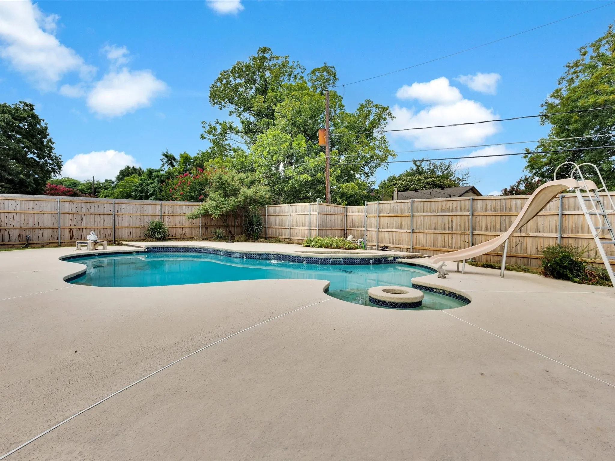 Single Family Residence For Sale in Tarrant County , 6004 Ken Avenue, Arlington, Texas 76001, 4 Bedroom, 3 Bathroom, 2 Garage spaces, 2,814 Sqft, built in 1971, Price $767,000, mls#21361081, Real Estate Agent in Arlington, Homes For Sale in Tarrant county, Homes For Sale in Arlington, Realtor in Arlington Texas, Real Estate Brokerage Independent Realty Texas, Luminita Cordes Realtor