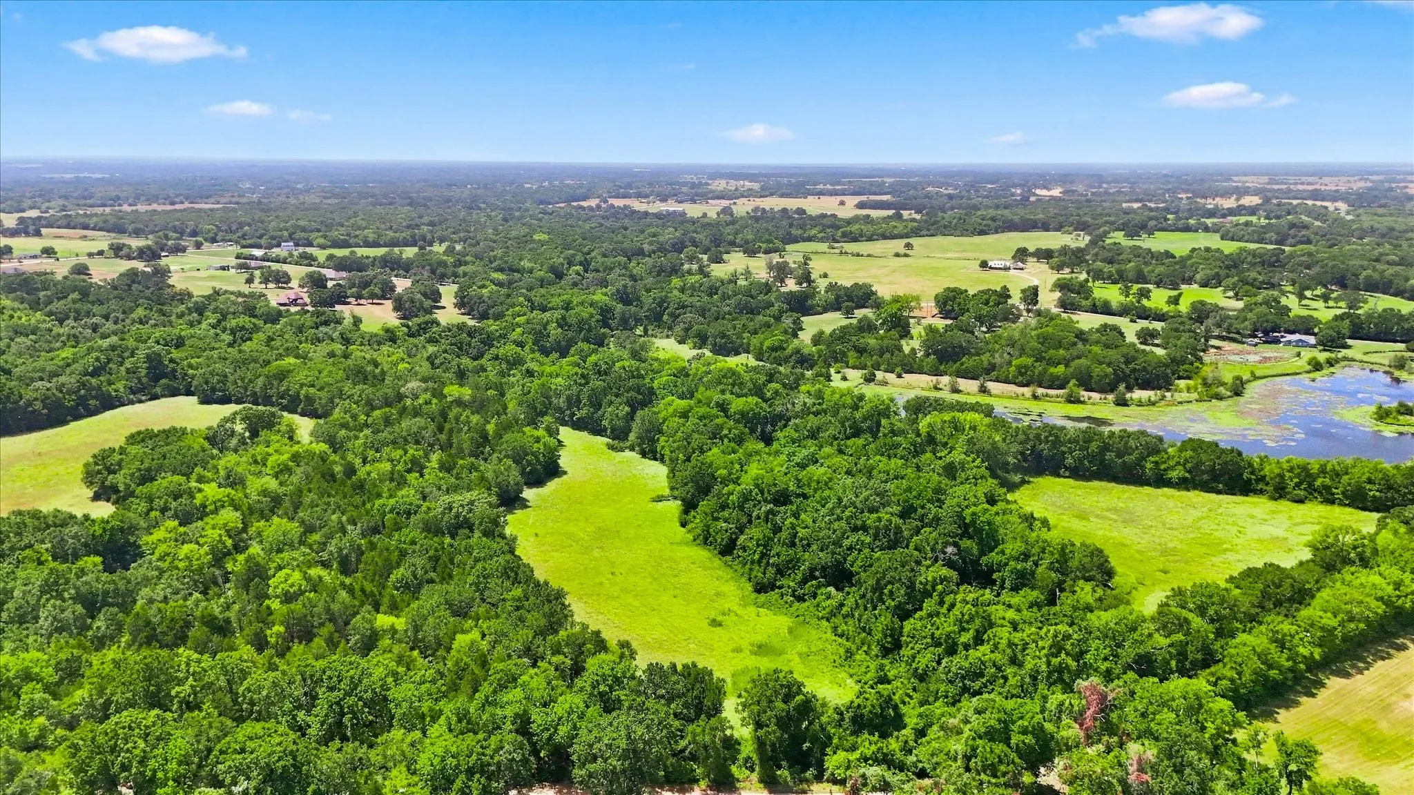 Mobile Home For Sale in Van Zandt County , 5180 Vz County Road 3415, Wills Point, Texas 75169, 3 Bedroom, 2 Bathroom, 2 Garage spaces, 2,048 Sqft, built in 2009, mls#21360985, Real Estate Agent in Wills Point, Homes For Sale in Van Zandt county, Homes For Sale in Wills Point, Realtor in Wills Point Texas, Real Estate Brokerage Independent Realty Texas, Luminita Cordes Realtor