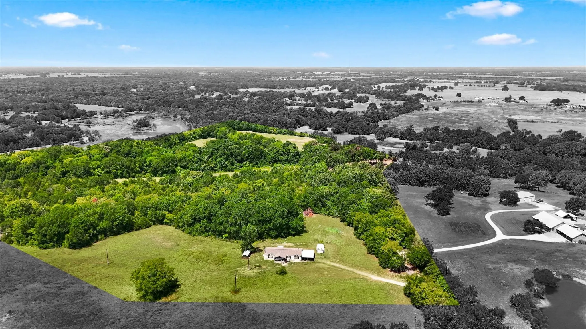 Mobile Home For Sale in Van Zandt County , 5180 Vz County Road 3415, Wills Point, Texas 75169, 3 Bedroom, 2 Bathroom, 2 Garage spaces, 2,048 Sqft, built in 2009, mls#21360985, Real Estate Agent in Wills Point, Homes For Sale in Van Zandt county, Homes For Sale in Wills Point, Realtor in Wills Point Texas, Real Estate Brokerage Independent Realty Texas, Luminita Cordes Realtor