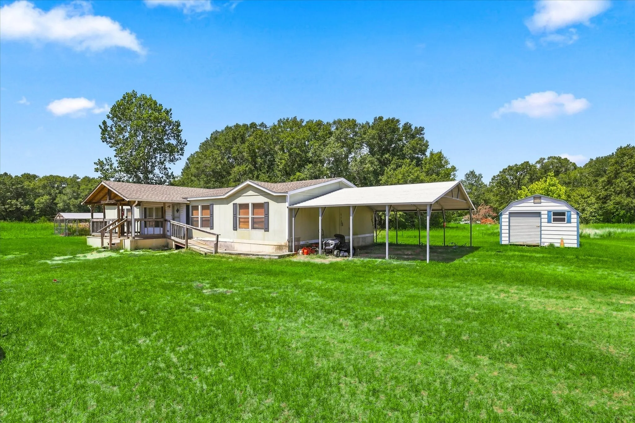 Mobile Home For Sale in Van Zandt County , 5180 Vz County Road 3415, Wills Point, Texas 75169, 3 Bedroom, 2 Bathroom, 2 Garage spaces, 2,048 Sqft, built in 2009, mls#21360985, Real Estate Agent in Wills Point, Homes For Sale in Van Zandt county, Homes For Sale in Wills Point, Realtor in Wills Point Texas, Real Estate Brokerage Independent Realty Texas, Luminita Cordes Realtor