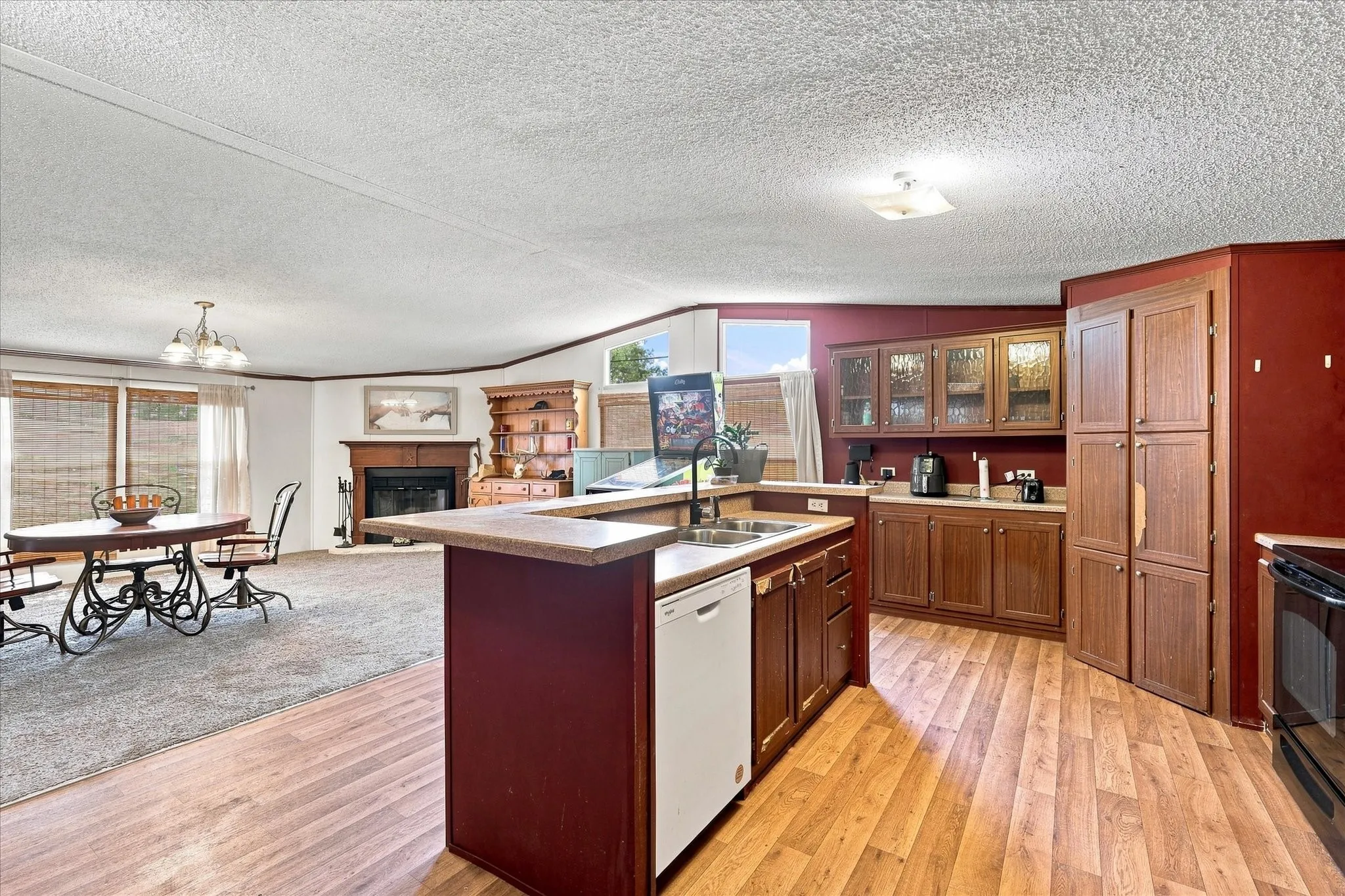 Mobile Home For Sale in Van Zandt County , 5180 Vz County Road 3415, Wills Point, Texas 75169, 3 Bedroom, 2 Bathroom, 2 Garage spaces, 2,048 Sqft, built in 2009, mls#21360985, Real Estate Agent in Wills Point, Homes For Sale in Van Zandt county, Homes For Sale in Wills Point, Realtor in Wills Point Texas, Real Estate Brokerage Independent Realty Texas, Luminita Cordes Realtor