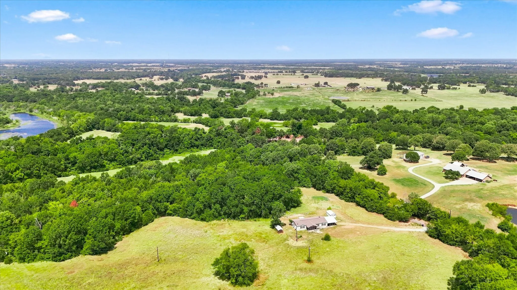 Mobile Home For Sale in Van Zandt County , 5180 Vz County Road 3415, Wills Point, Texas 75169, 3 Bedroom, 2 Bathroom, 2 Garage spaces, 2,048 Sqft, built in 2009, mls#21360985, Real Estate Agent in Wills Point, Homes For Sale in Van Zandt county, Homes For Sale in Wills Point, Realtor in Wills Point Texas, Real Estate Brokerage Independent Realty Texas, Luminita Cordes Realtor