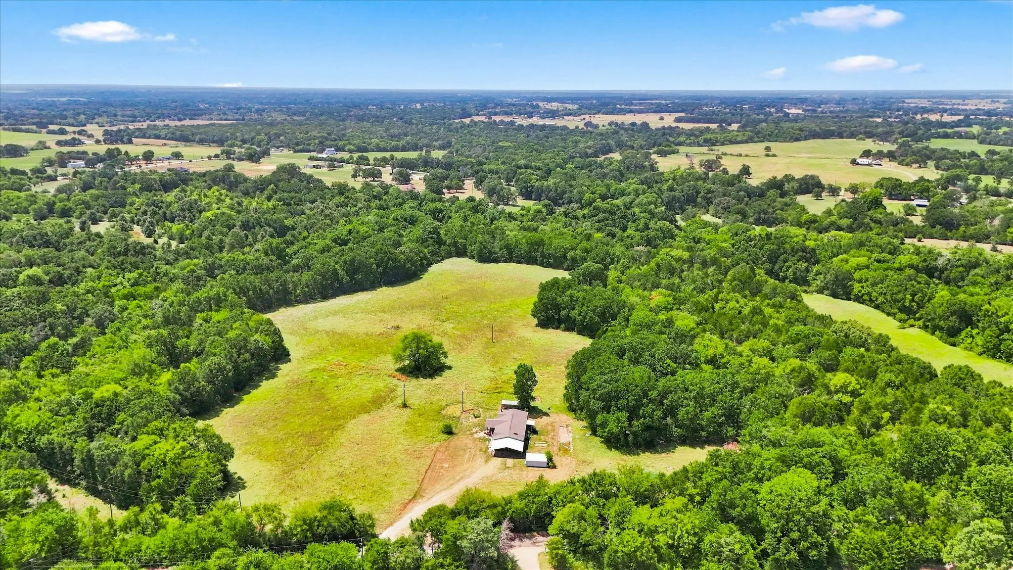 Mobile Home For Sale in Van Zandt County , 5180 Vz County Road 3415, Wills Point, Texas 75169, 3 Bedroom, 2 Bathroom, 2 Garage spaces, 2,048 Sqft, built in 2009, mls#21360985, Real Estate Agent in Wills Point, Homes For Sale in Van Zandt county, Homes For Sale in Wills Point, Realtor in Wills Point Texas, Real Estate Brokerage Independent Realty Texas, Luminita Cordes Realtor