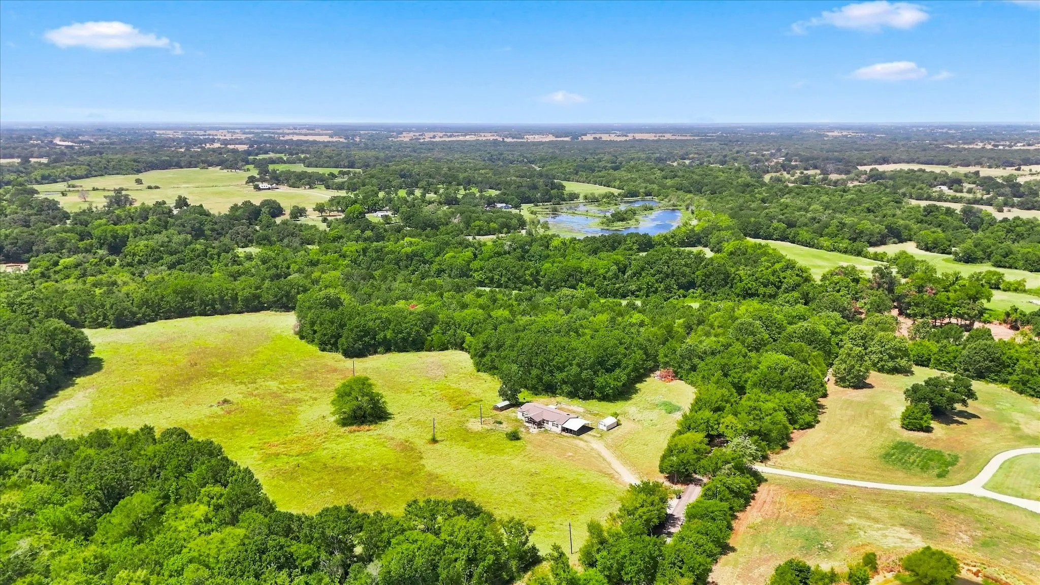 Mobile Home For Sale in Van Zandt County , 5180 Vz County Road 3415, Wills Point, Texas 75169, 3 Bedroom, 2 Bathroom, 2 Garage spaces, 2,048 Sqft, built in 2009, mls#21360985, Real Estate Agent in Wills Point, Homes For Sale in Van Zandt county, Homes For Sale in Wills Point, Realtor in Wills Point Texas, Real Estate Brokerage Independent Realty Texas, Luminita Cordes Realtor
