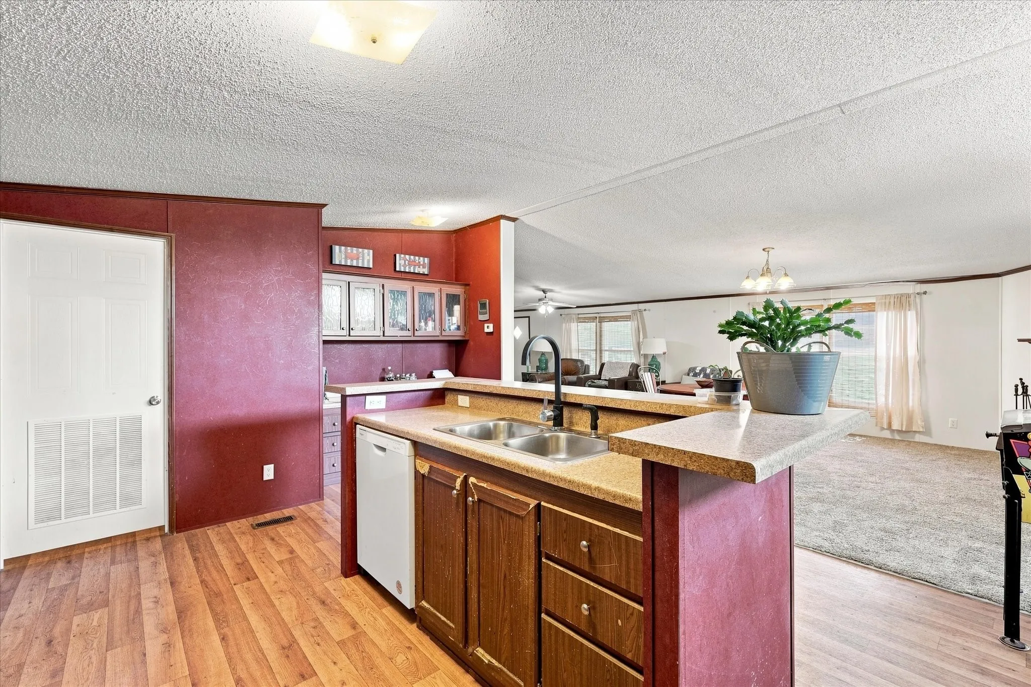 Mobile Home For Sale in Van Zandt County , 5180 Vz County Road 3415, Wills Point, Texas 75169, 3 Bedroom, 2 Bathroom, 2 Garage spaces, 2,048 Sqft, built in 2009, mls#21360985, Real Estate Agent in Wills Point, Homes For Sale in Van Zandt county, Homes For Sale in Wills Point, Realtor in Wills Point Texas, Real Estate Brokerage Independent Realty Texas, Luminita Cordes Realtor