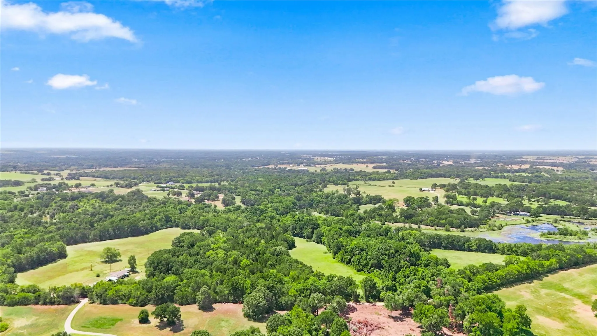 Mobile Home For Sale in Van Zandt County , 5180 Vz County Road 3415, Wills Point, Texas 75169, 3 Bedroom, 2 Bathroom, 2 Garage spaces, 2,048 Sqft, built in 2009, mls#21360985, Real Estate Agent in Wills Point, Homes For Sale in Van Zandt county, Homes For Sale in Wills Point, Realtor in Wills Point Texas, Real Estate Brokerage Independent Realty Texas, Luminita Cordes Realtor