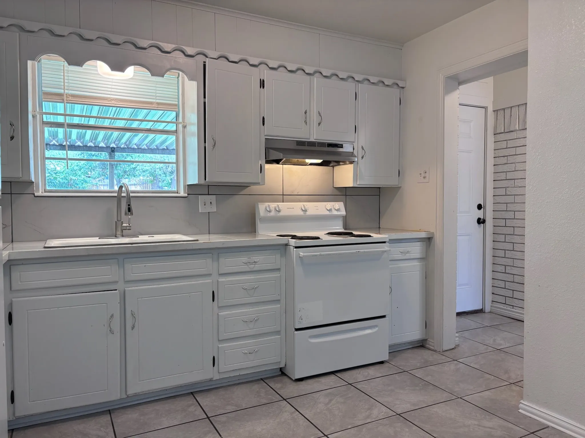 Duplex For Sale in Erath County , 290 N Barker Street, Stephenville, Texas 76401, 6 Bedroom, 3 Bathroom, Garage spaces, 0 Sqft, built in 1968, mls#21360191, Real Estate Agent in Stephenville, Homes For Sale in Erath county, Homes For Sale in Stephenville, Realtor in Stephenville Texas, Real Estate Brokerage Independent Realty Texas, Luminita Cordes Realtor