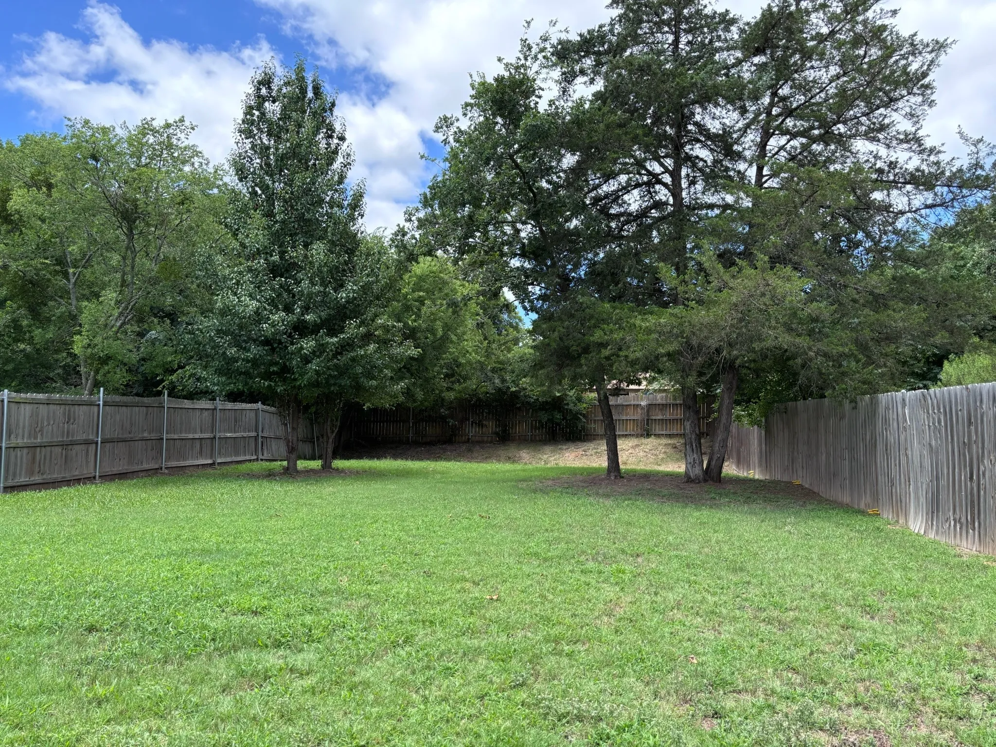 Duplex For Sale in Erath County , 290 N Barker Street, Stephenville, Texas 76401, 6 Bedroom, 3 Bathroom, Garage spaces, 0 Sqft, built in 1968, mls#21360191, Real Estate Agent in Stephenville, Homes For Sale in Erath county, Homes For Sale in Stephenville, Realtor in Stephenville Texas, Real Estate Brokerage Independent Realty Texas, Luminita Cordes Realtor