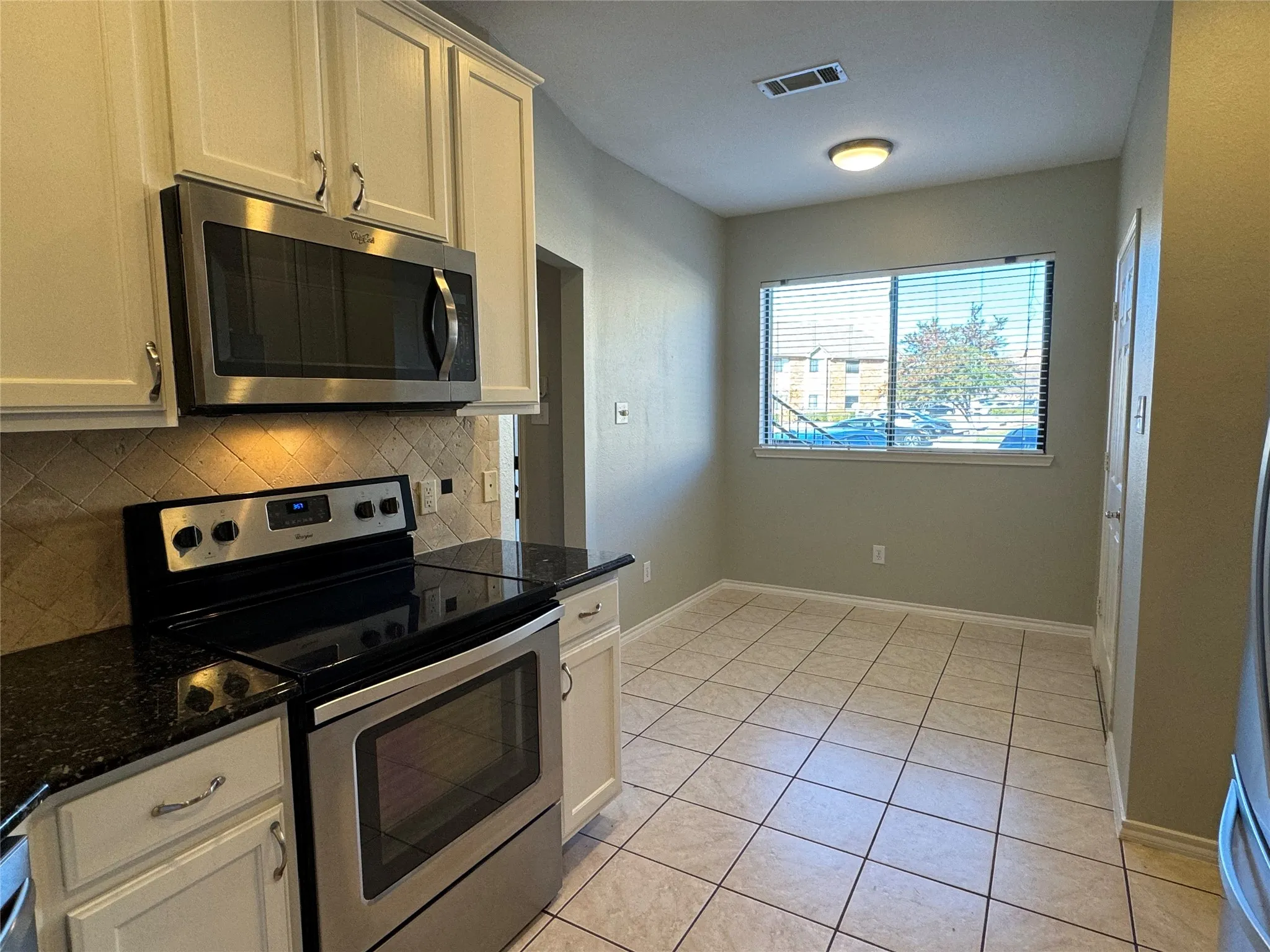 Kitchen and Breakfast Area
