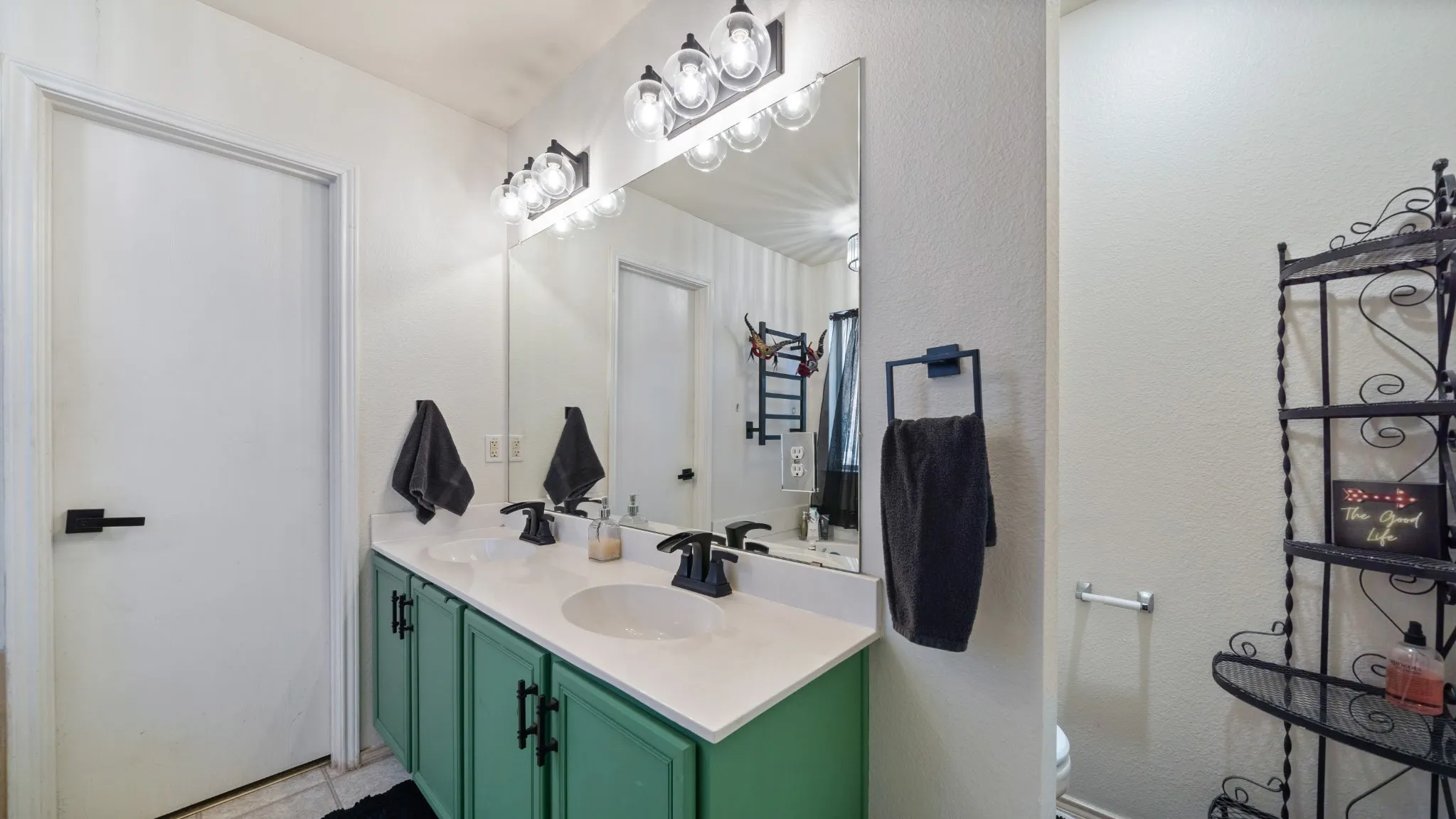 Single Family Residence For Sale in Kaufman County , 109 Angelina Drive, Crandall, Texas 75114, 4 Bedroom, 3 Bathroom, 2 Garage spaces, 2,204 Sqft, built in 2003, mls#21357236, Real Estate Agent in Crandall, Homes For Sale in Kaufman county, Homes For Sale in Crandall, Realtor in Crandall Texas, Real Estate Brokerage Independent Realty Texas, Luminita Cordes Realtor